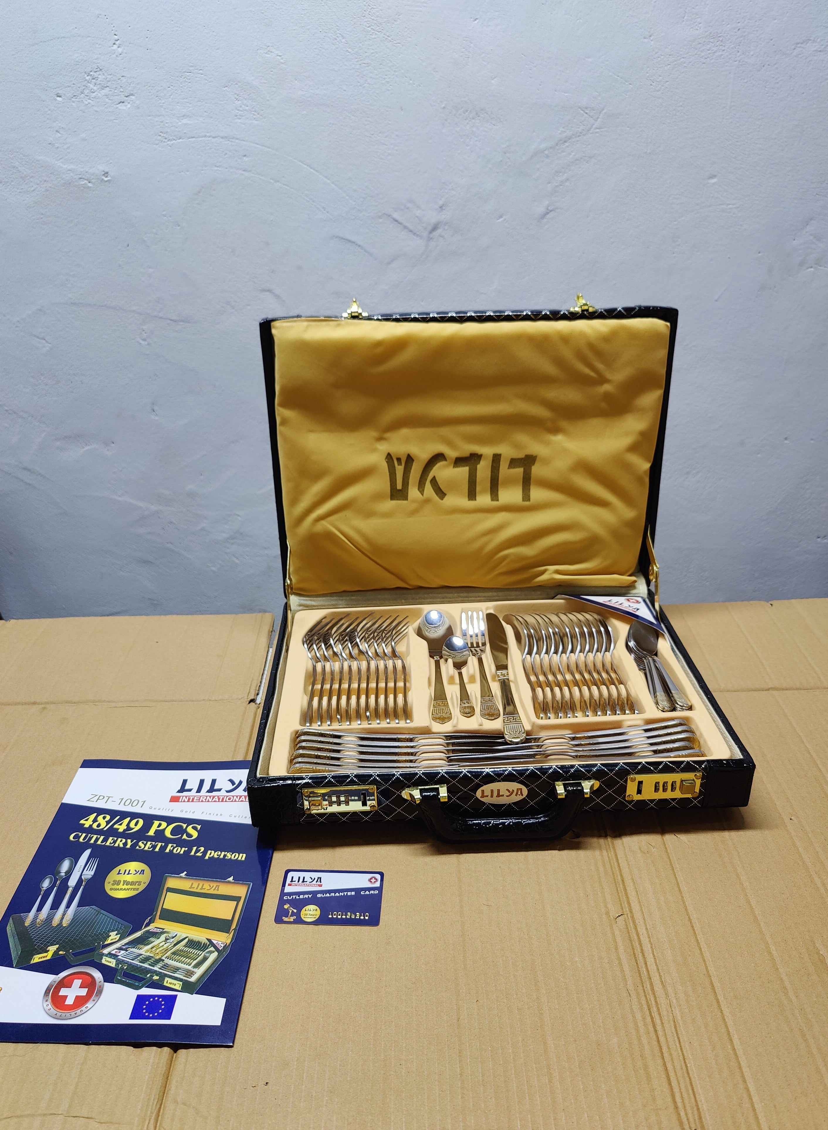 Luxury Cutlery Set - Leather Case 48 Pieces - 12 Person