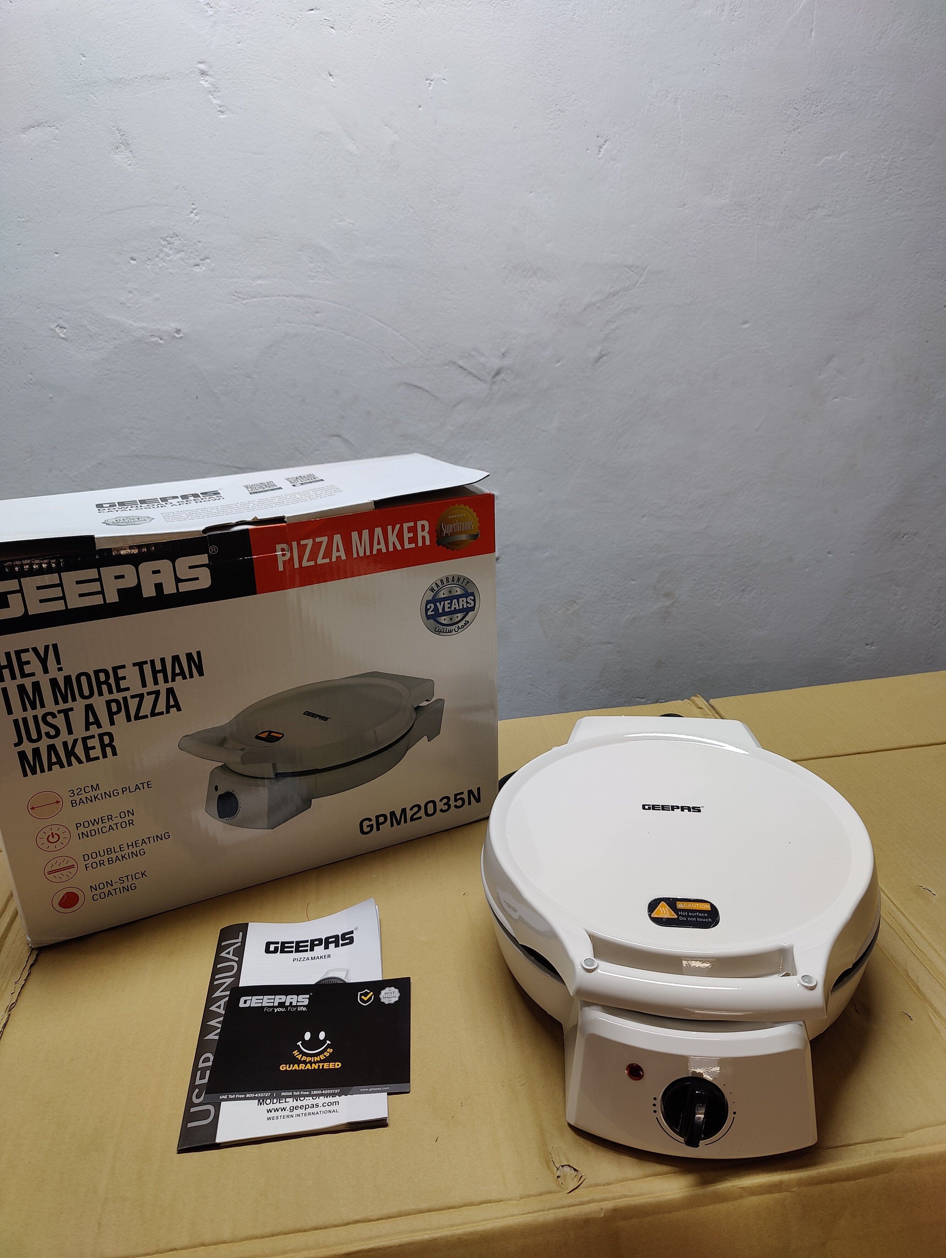 Geepas Pizza Maker GPM2035N