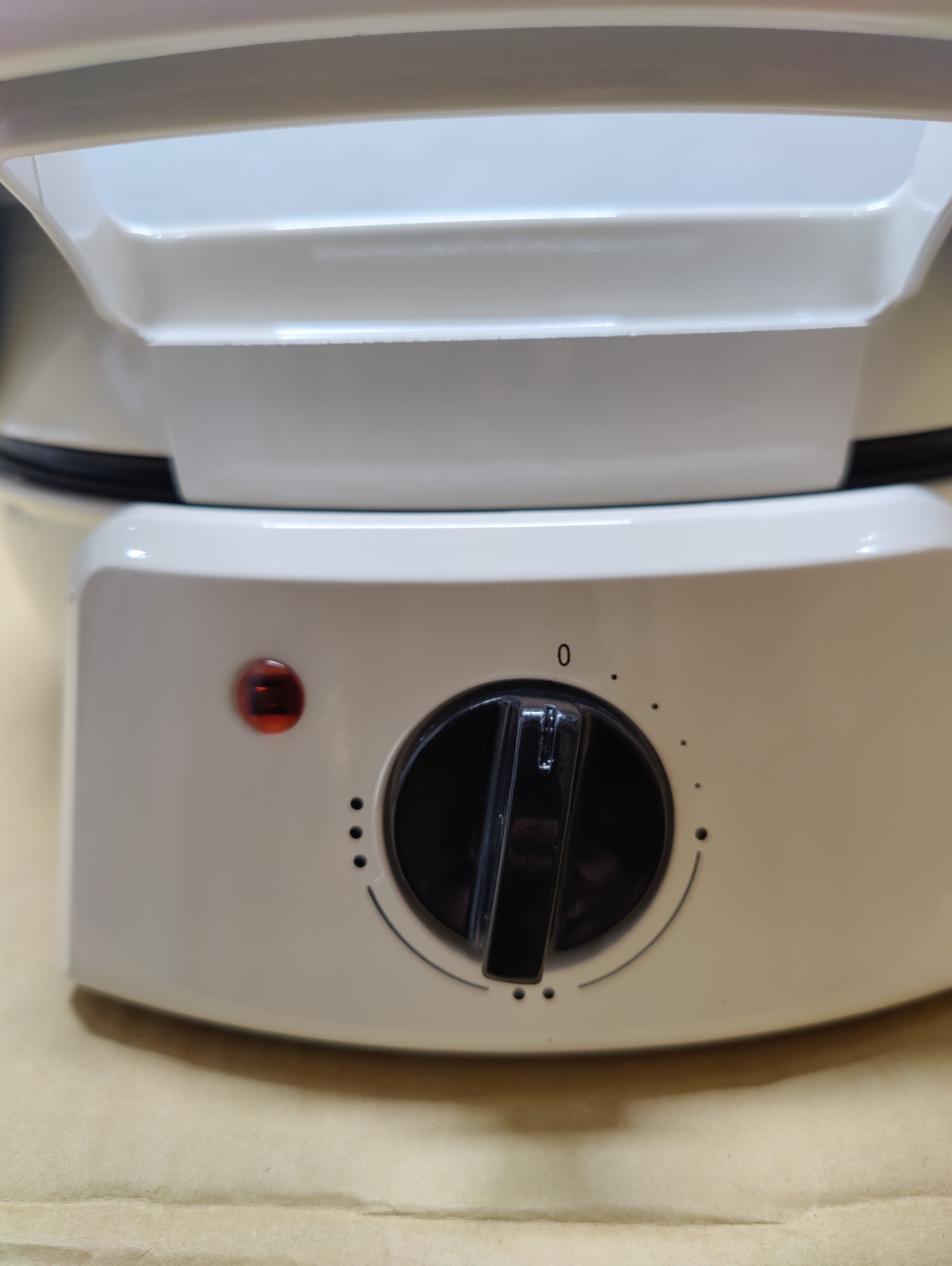 Geepas Pizza Maker GPM2035N