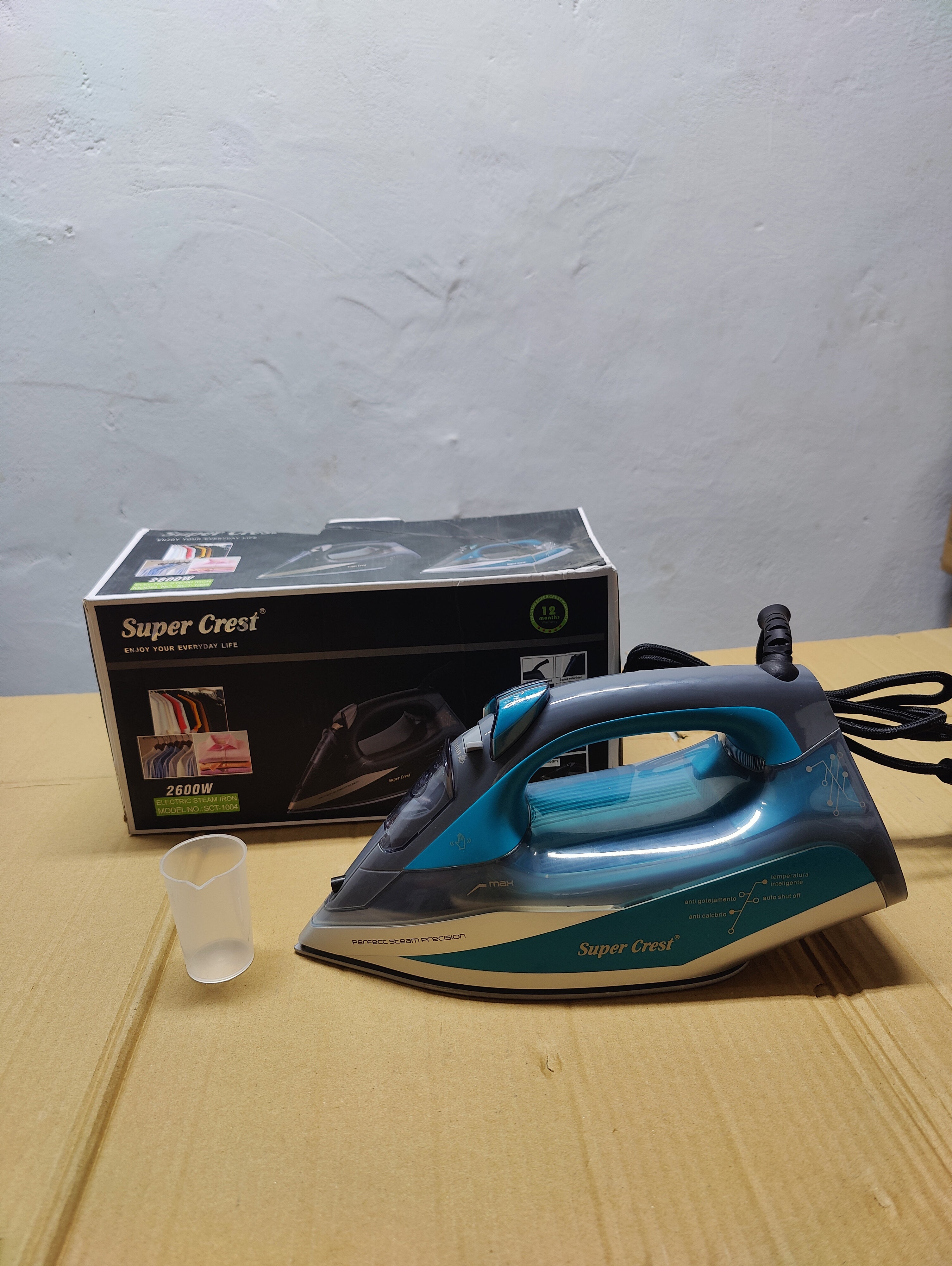 Super Crest Steam iron 2600w Model: SCT-1004