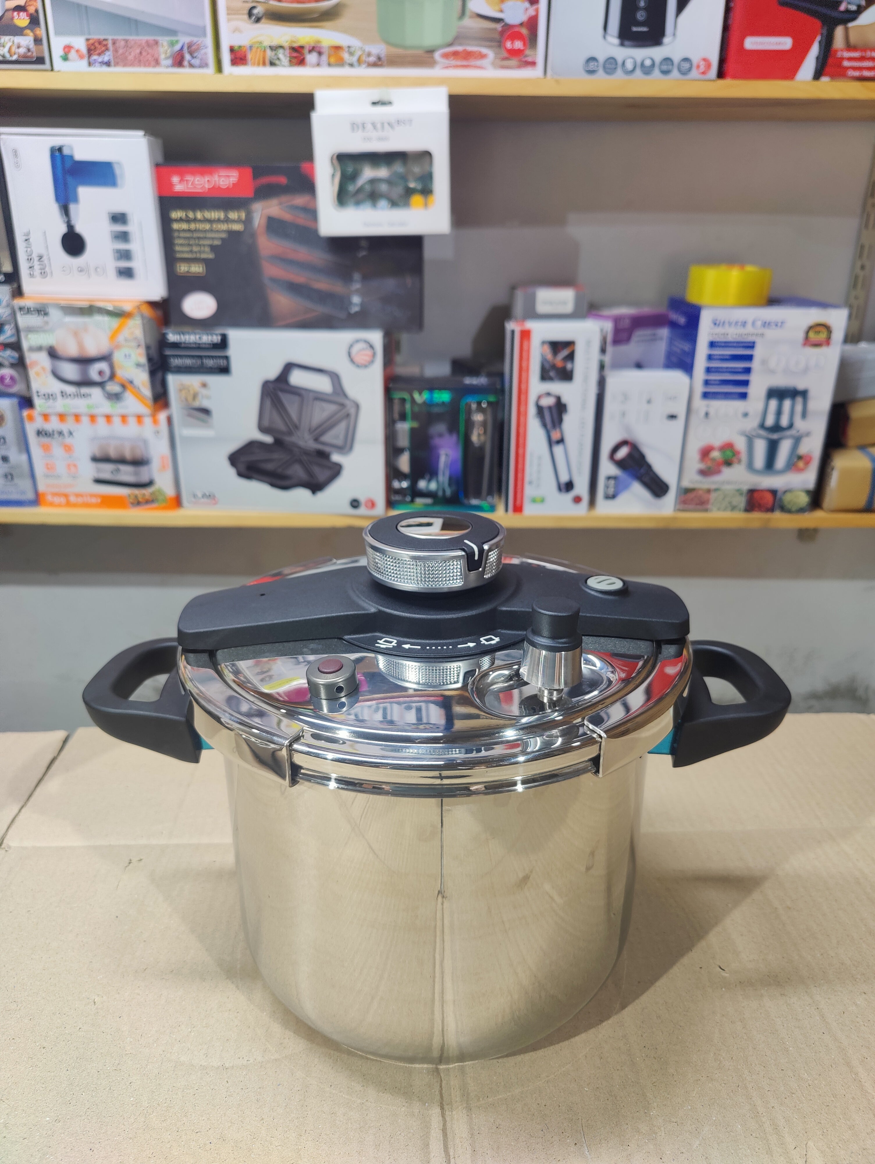 Imported Heavey Stanless Steel 9Litre Pressure Cooker
