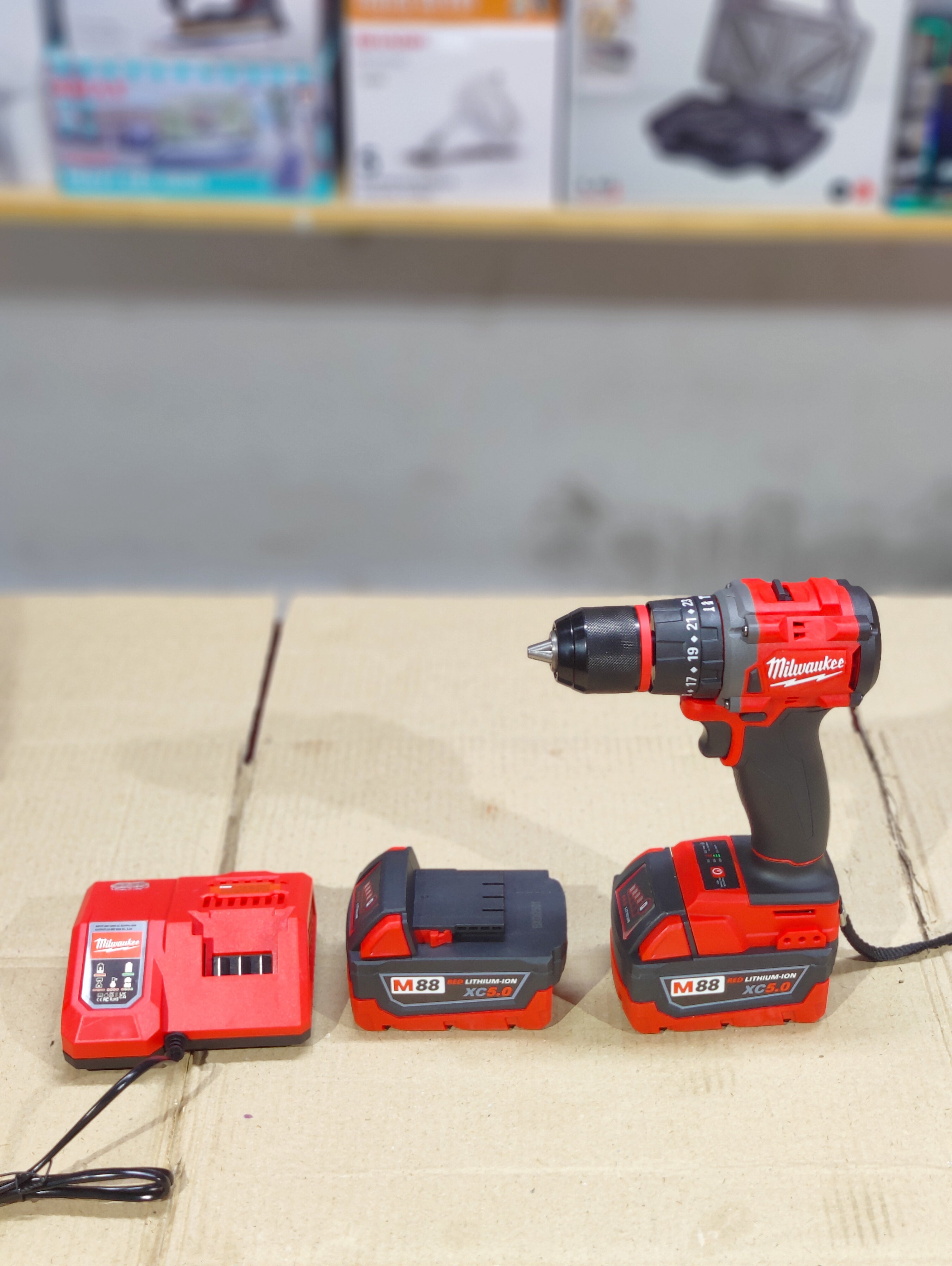 Milwaukee 88V Rechargeable Drill Machine