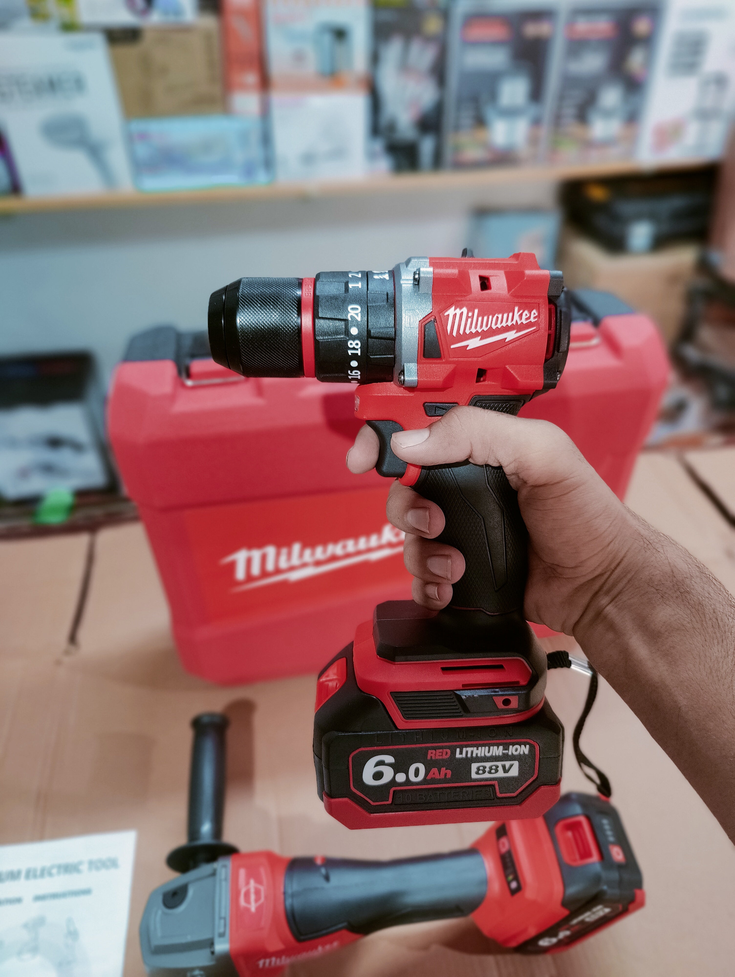 Milwaukee 2in 1 m18 Fuel Drill & Grinder 88V