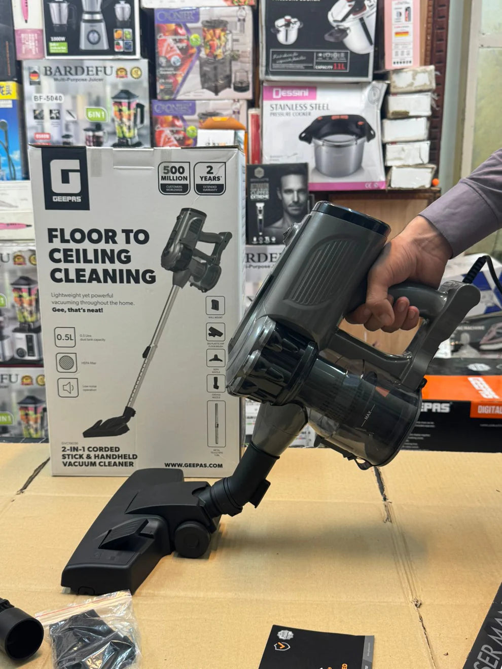 Geepas 0.5L Electric Vacuum Cleaner