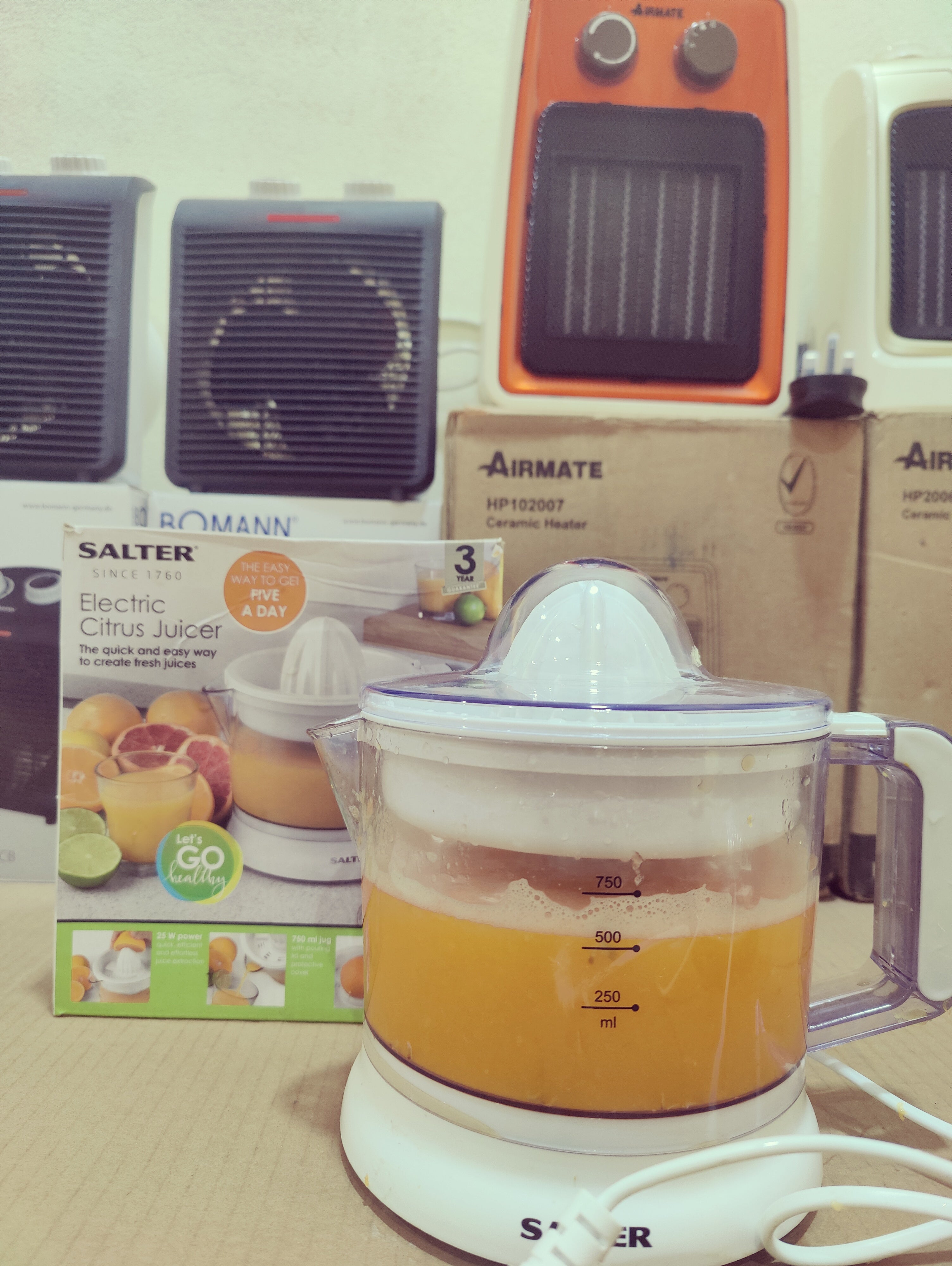 Imported Salter Electric Citrus Juicer