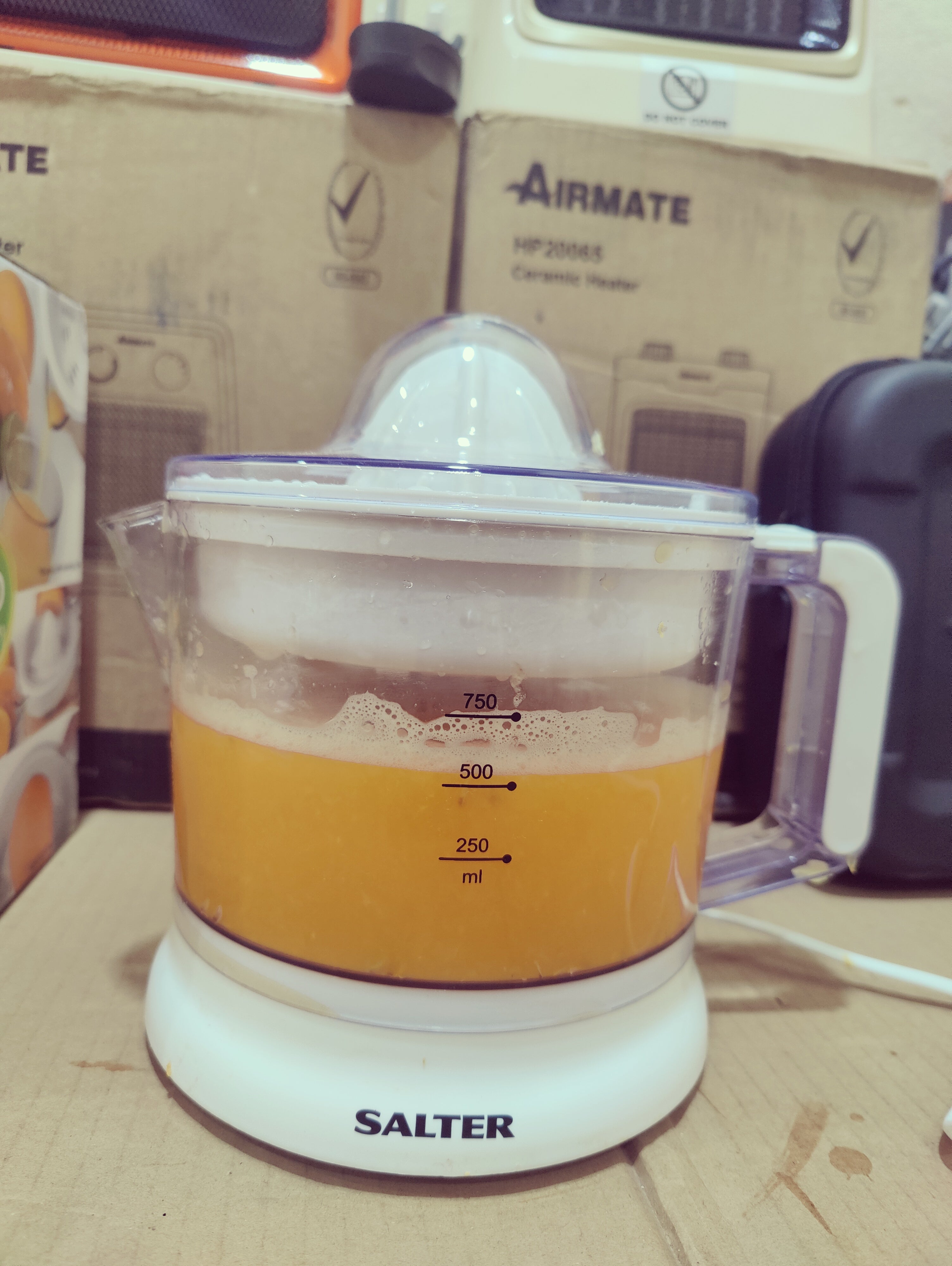 Imported Salter Electric Citrus Juicer
