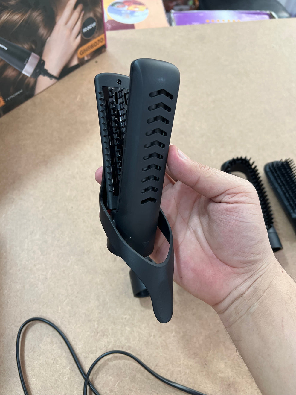 Geepas 8 in 1 hair styler set GH 86070