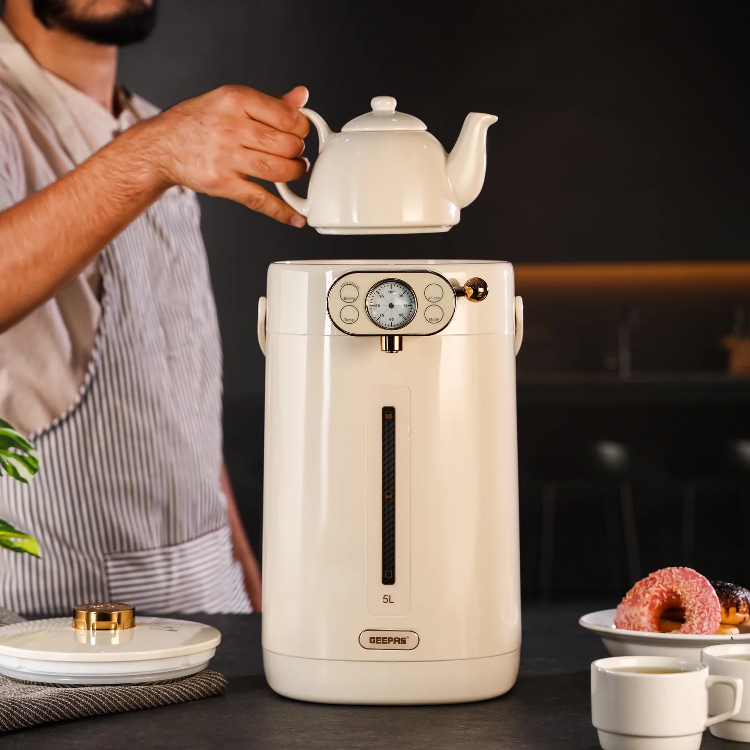 Geepas 5 Liter Electric Thermo Pot- GEV27026