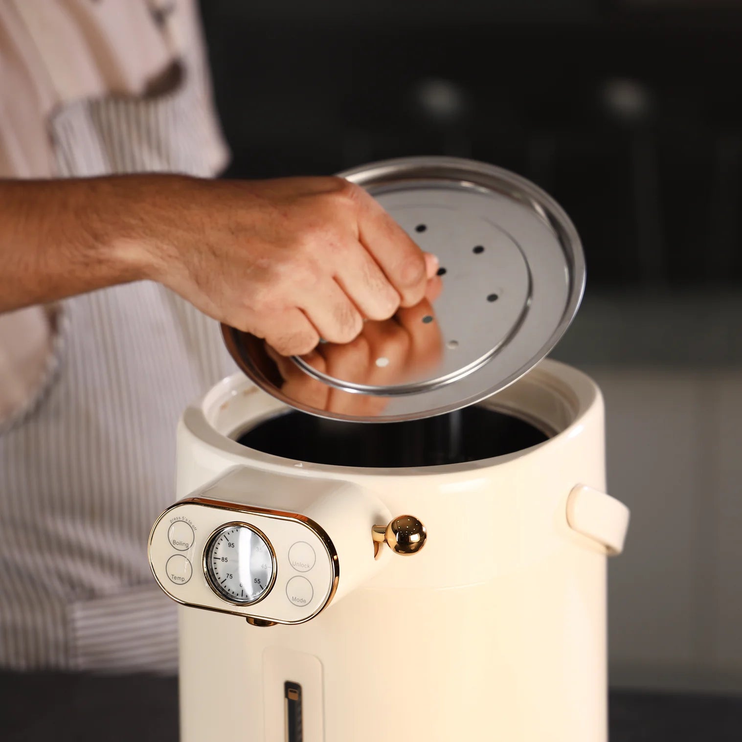 Geepas 5 Liter Electric Thermo Pot- GEV27026