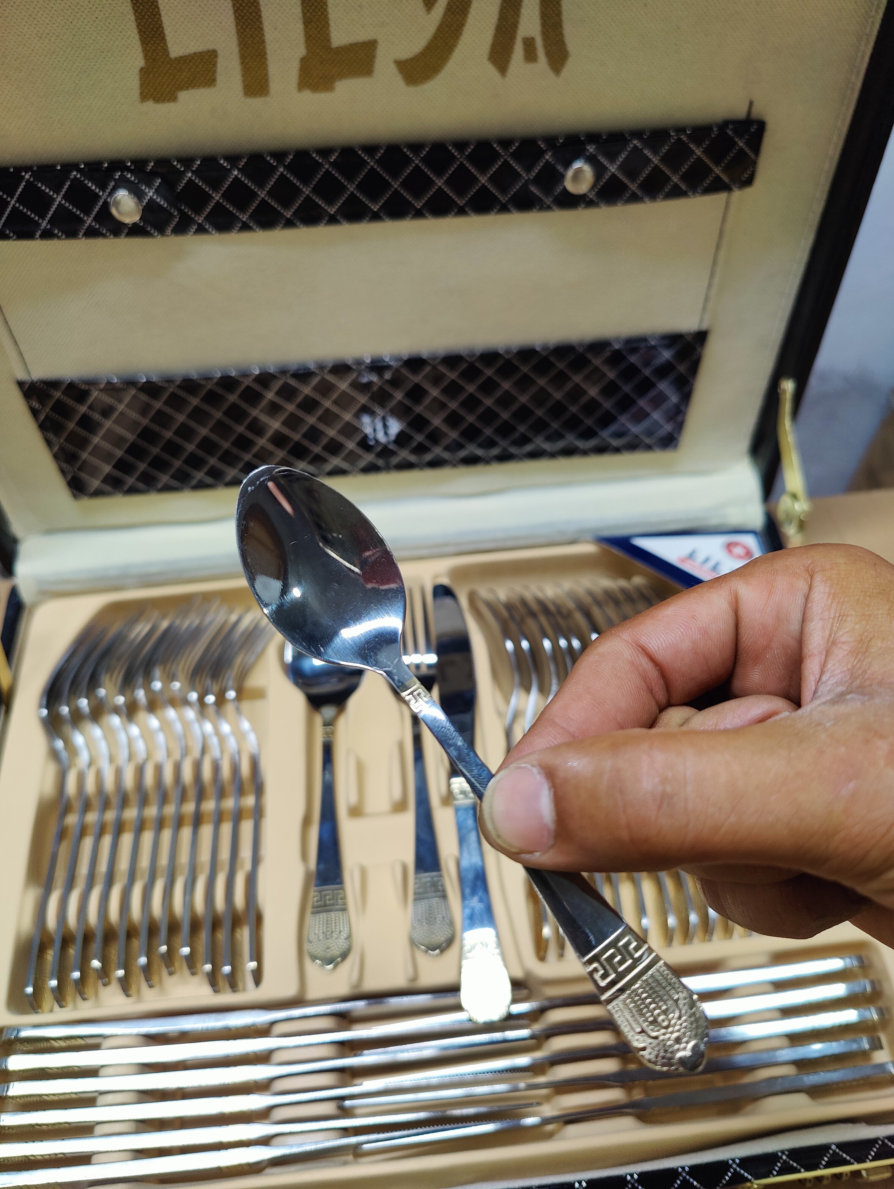 Luxury Cutlery Set - Leather Case 48 Pieces - 12 Person