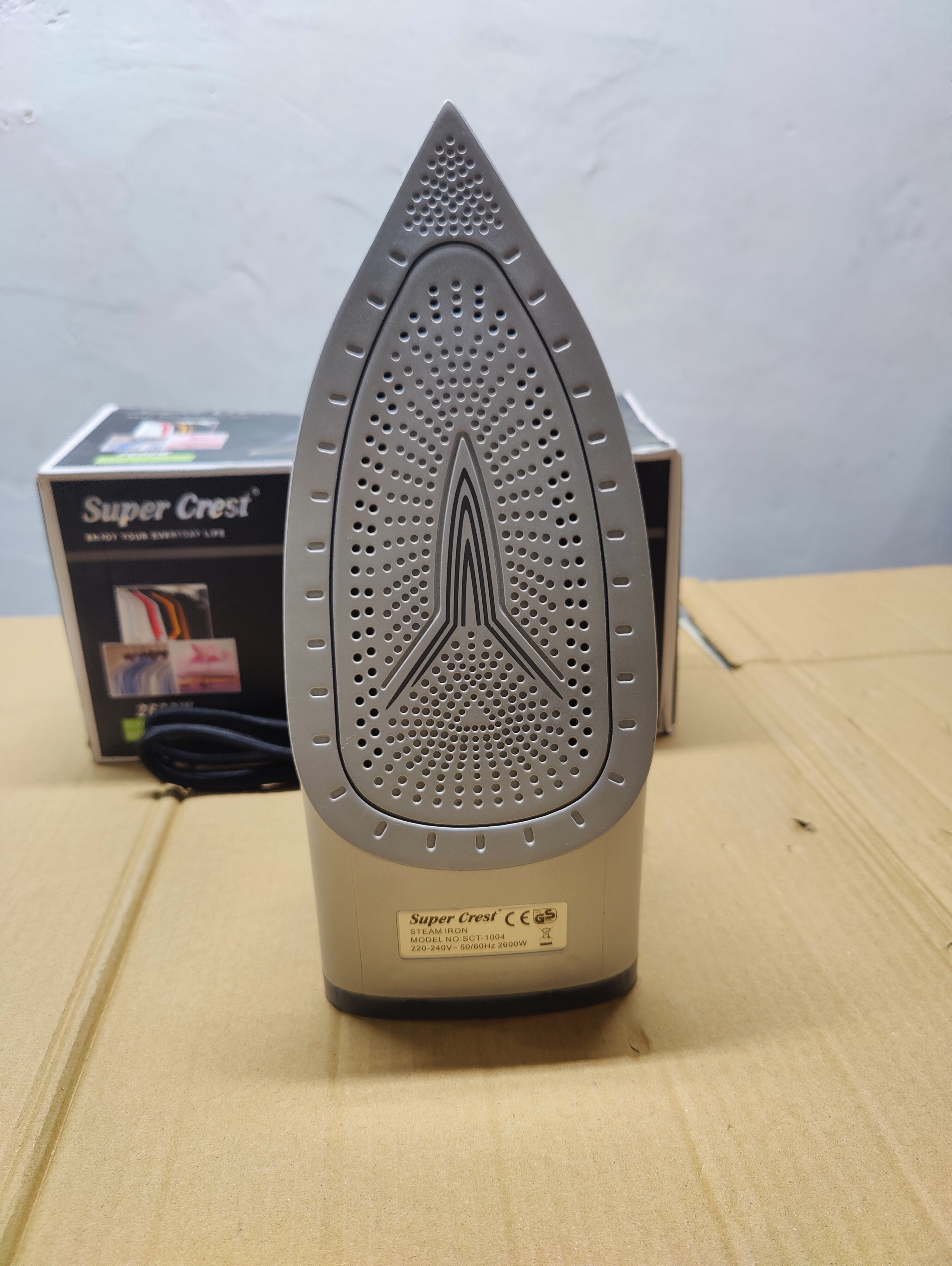 Super Crest Steam iron 2600w Model: SCT-1004