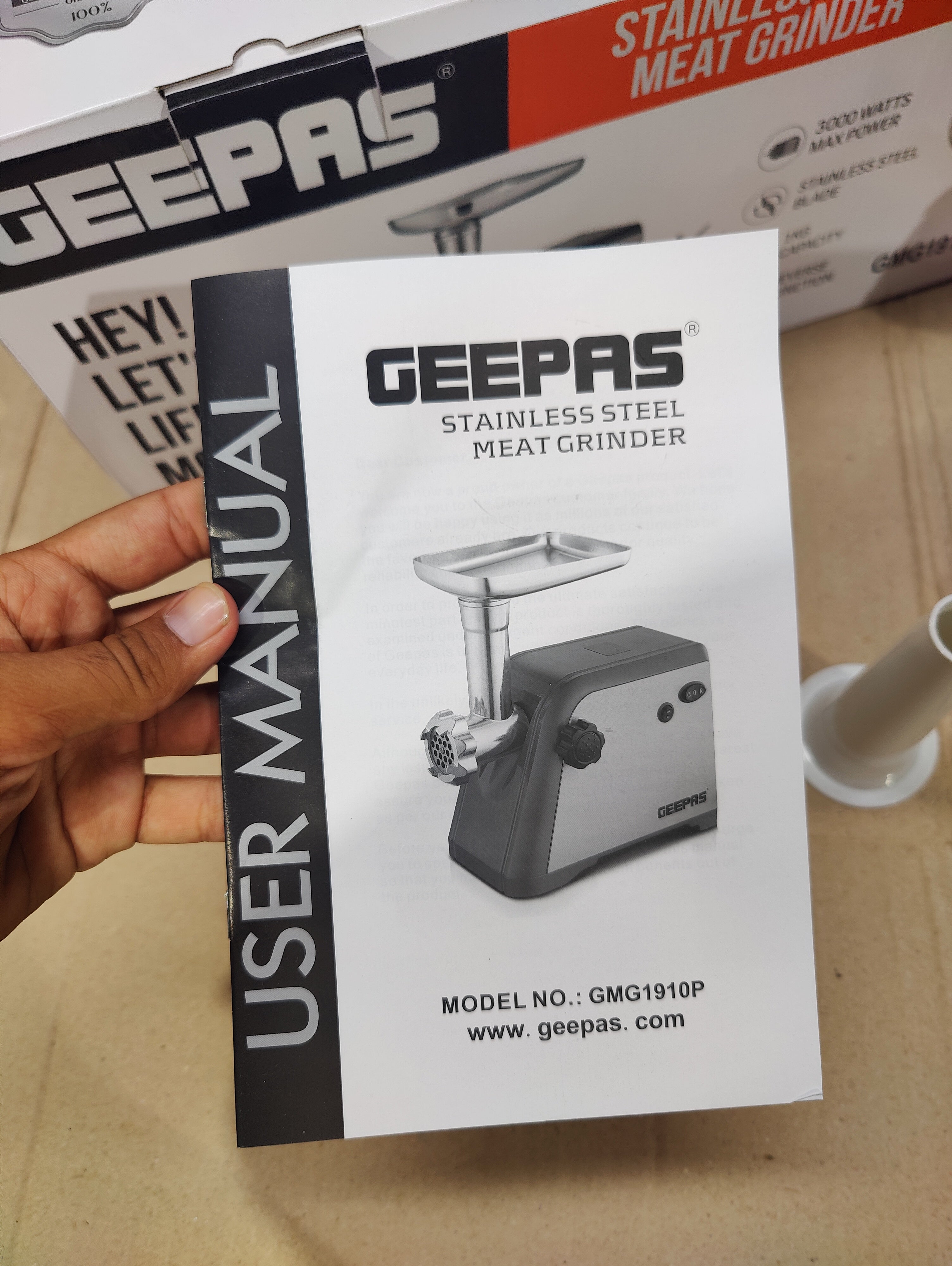 GEEPAS Stainless Steel Meat Grinder 1910
