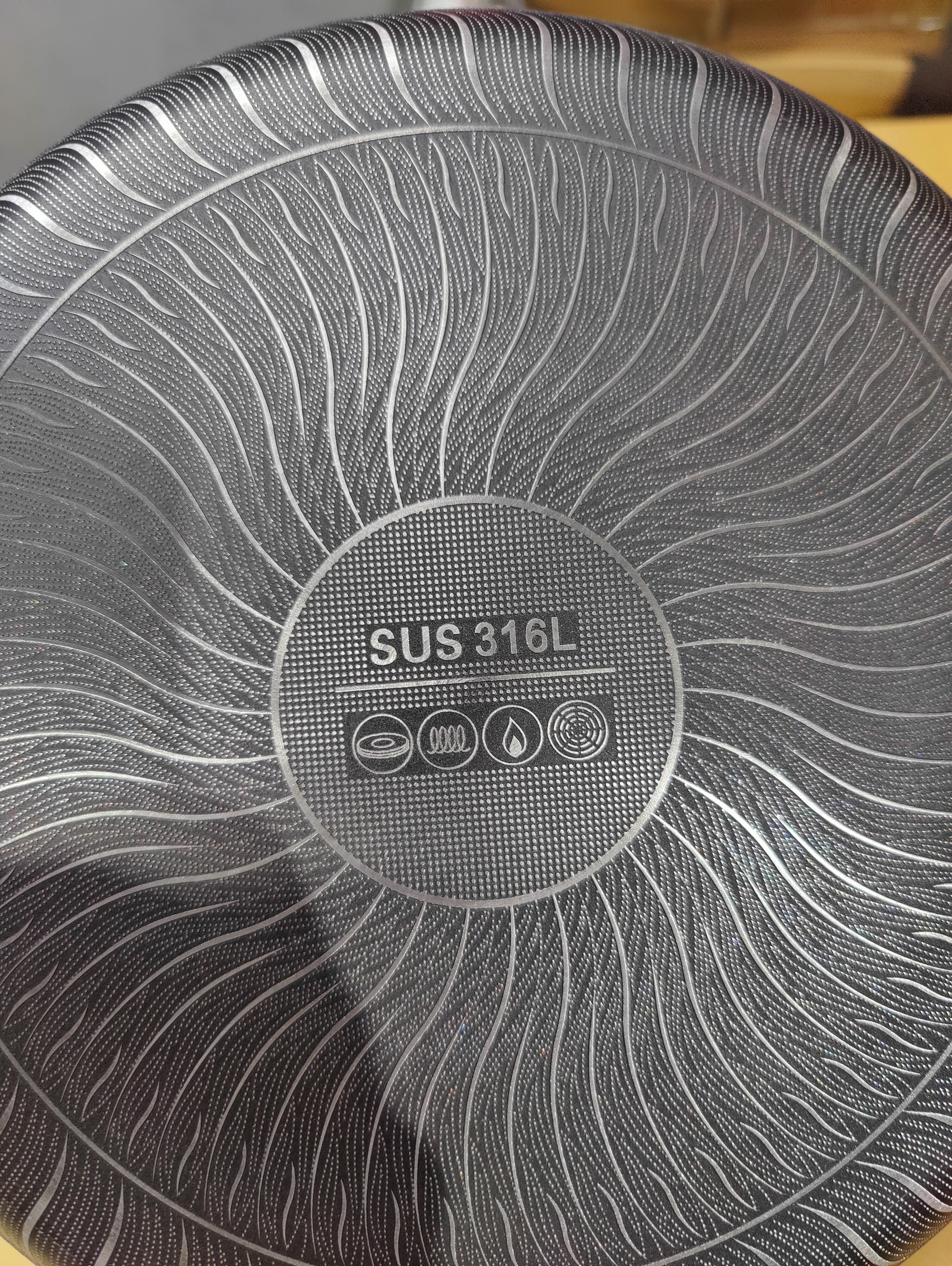 Honeycomb Frypan Laser Crafted Pan with Lid
