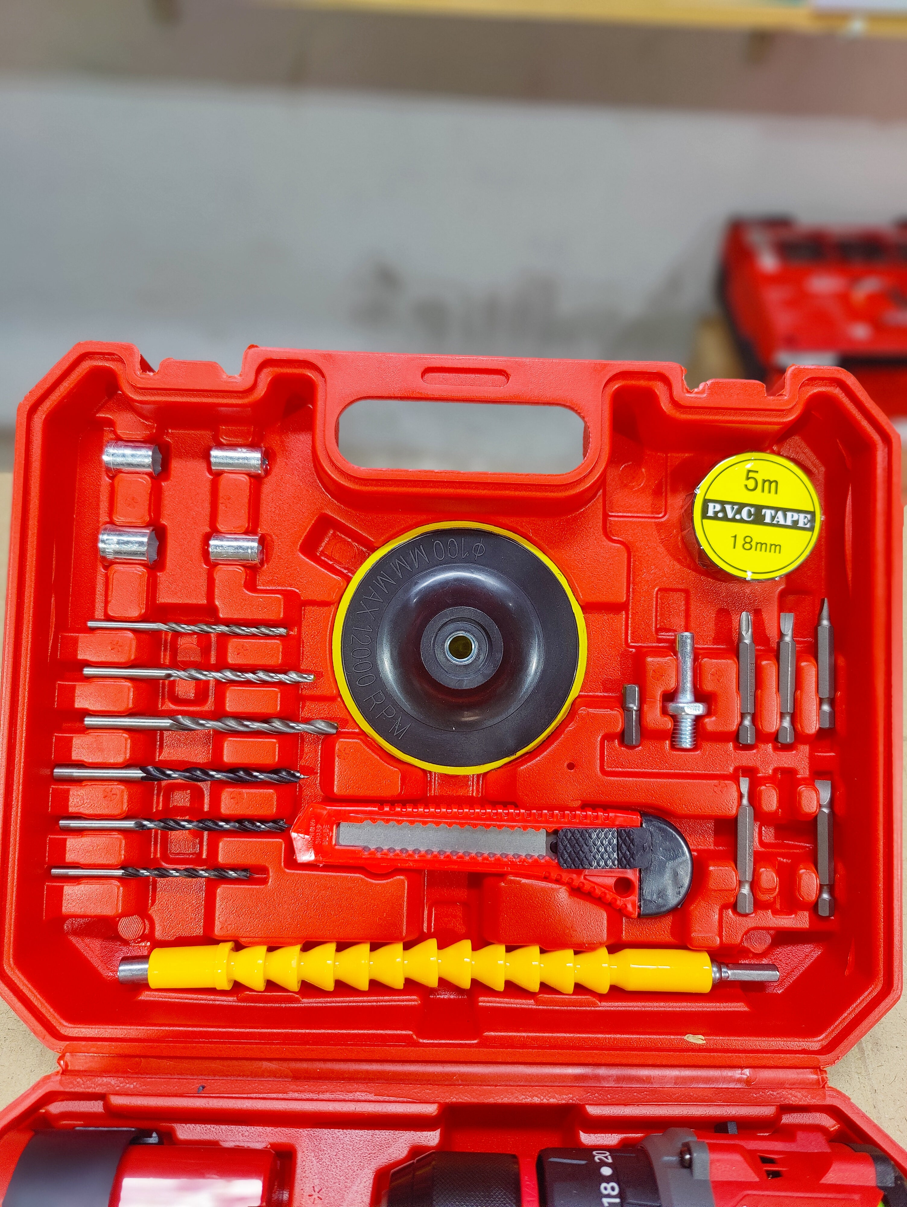 Milwaukee 28V Rechargeable Drill Machine