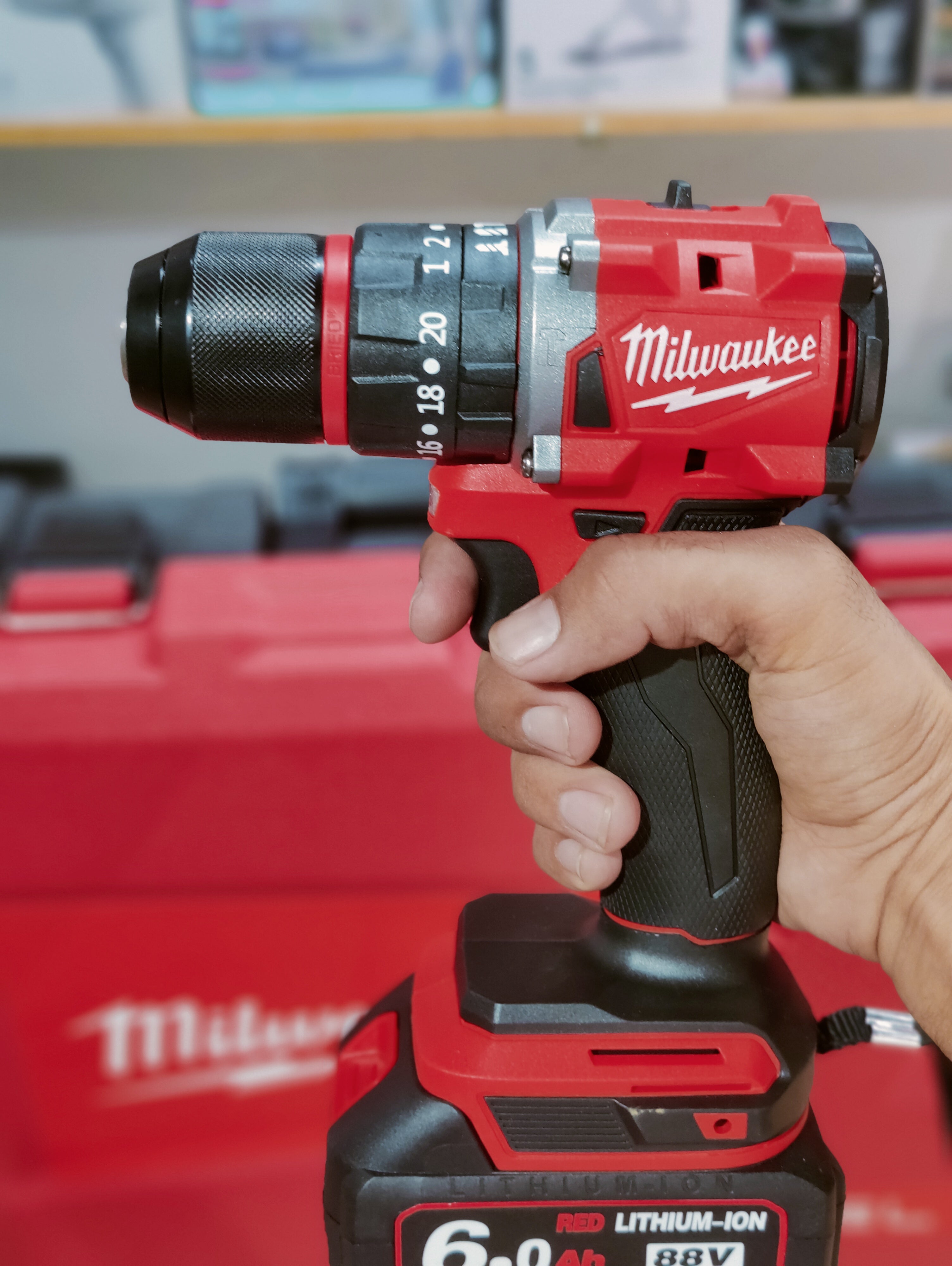 Milwaukee 2in 1 m18 Fuel Drill & Grinder 88V