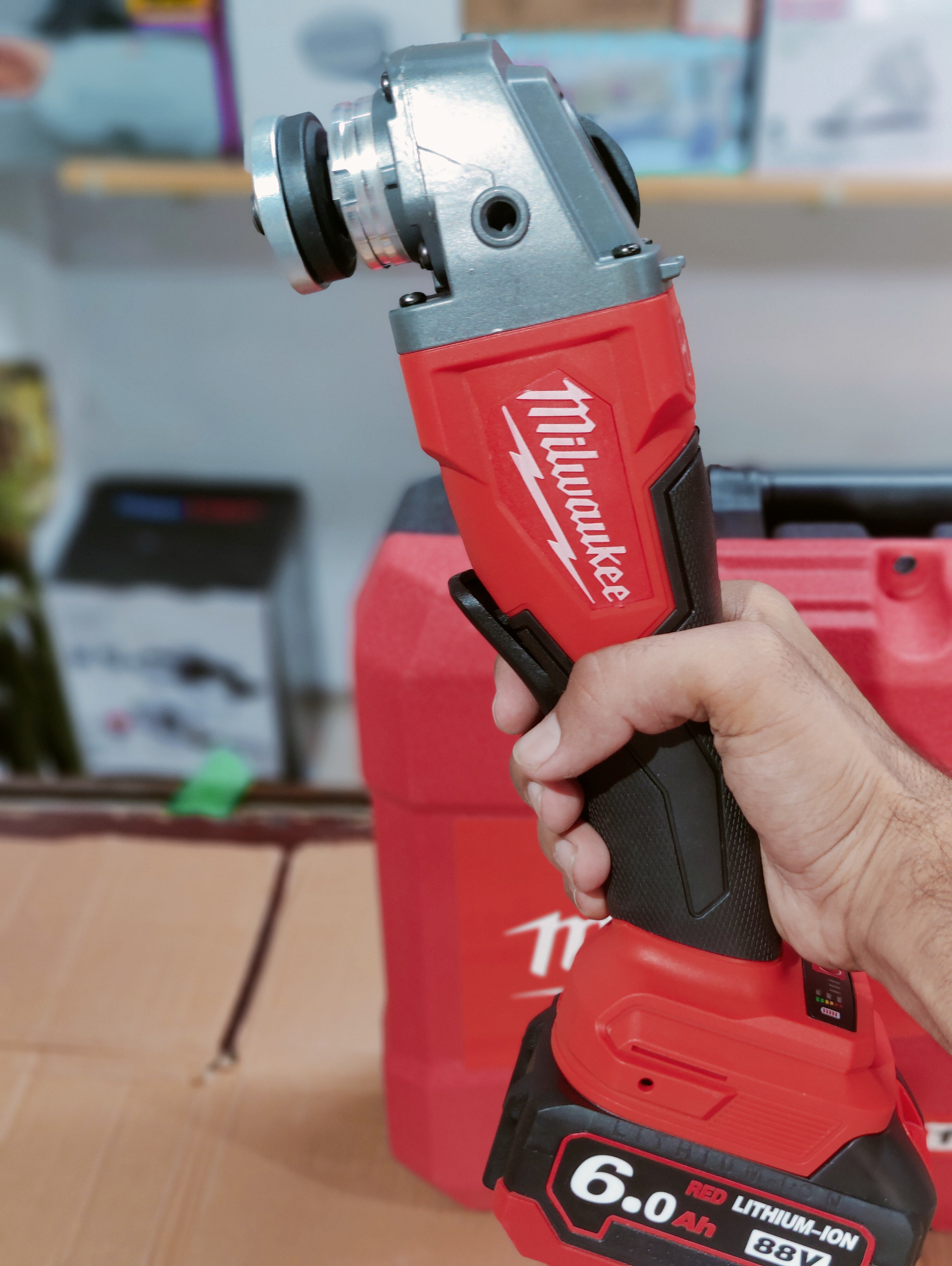 Milwaukee 2in 1 m18 Fuel Drill & Grinder 88V