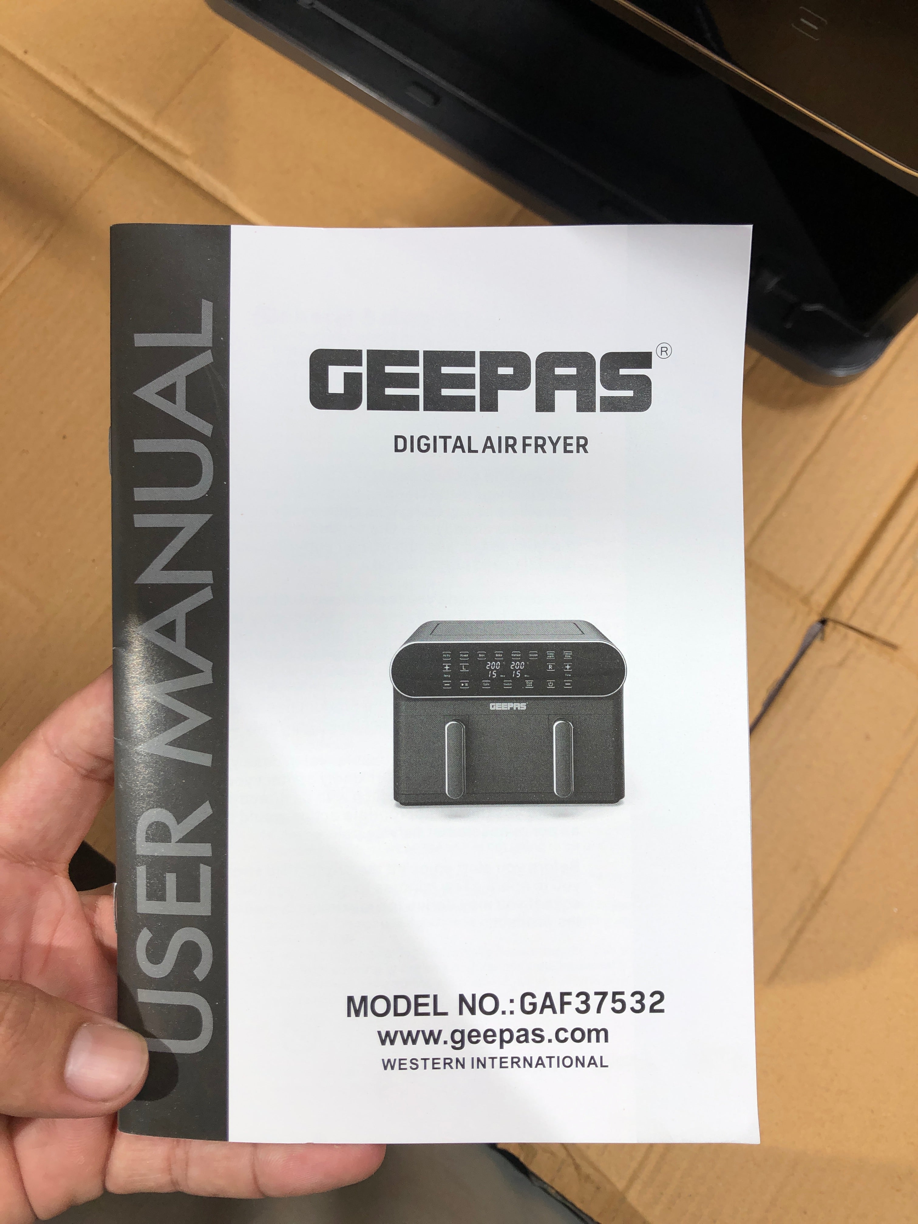 Geepas Digital Air Fryer-11L Capacity with 5.5 L Dual Baskets GAF37532