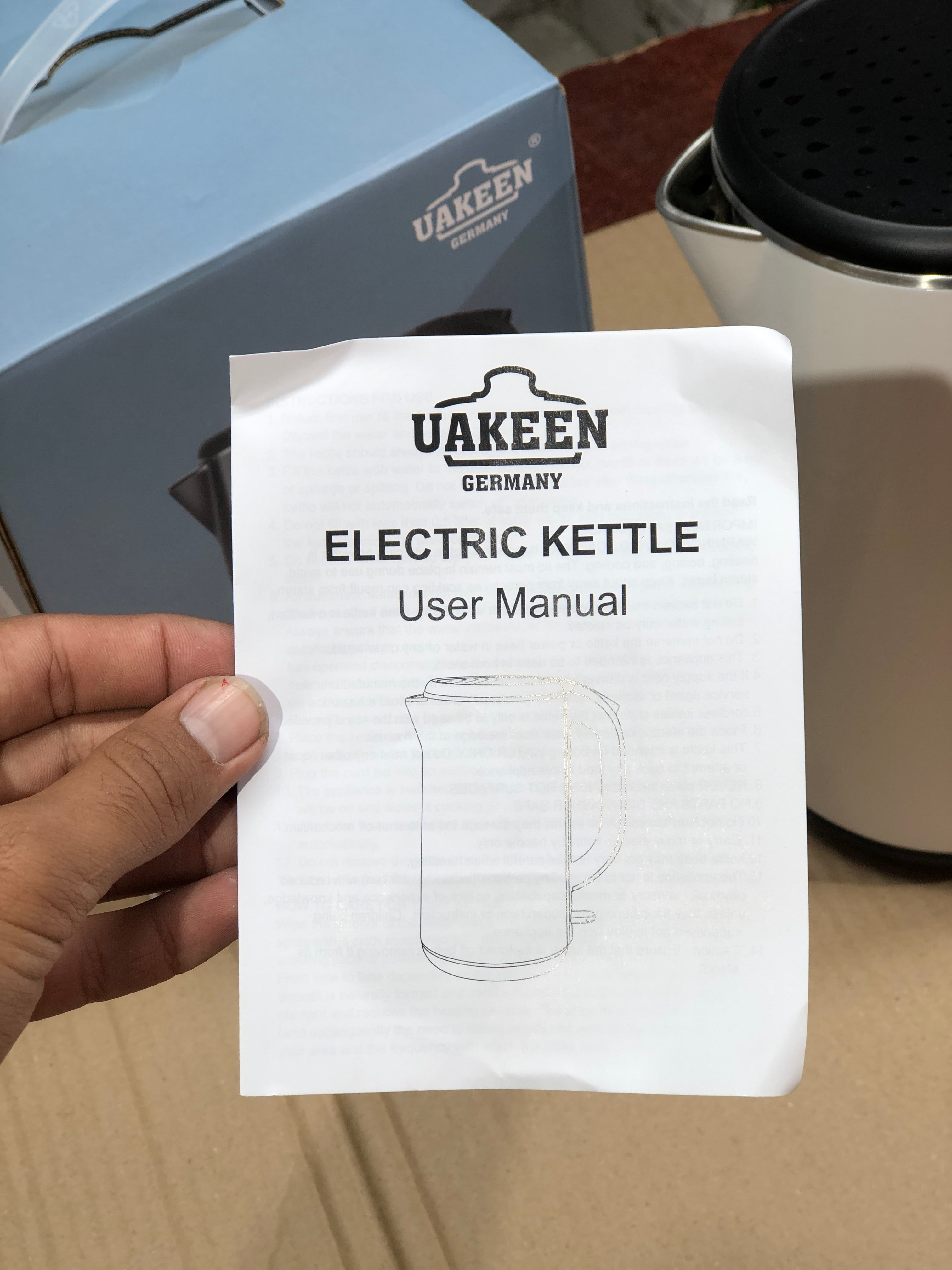 Uakeen Cool Touch Electric Kettle ZL-001