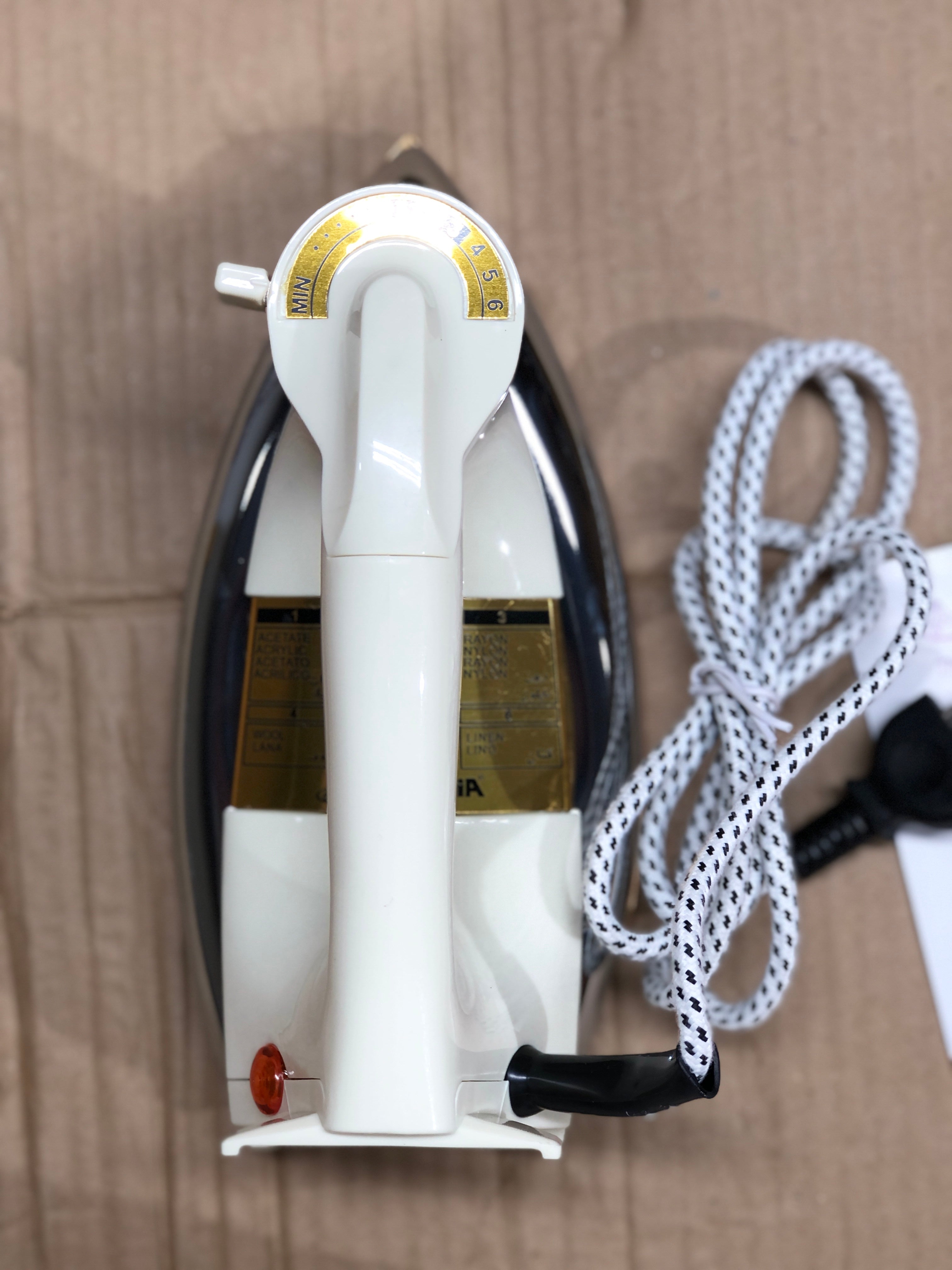 Imported Arshia Heavy Weight Arshia Dry Iron- 1000 to 1200 Watt