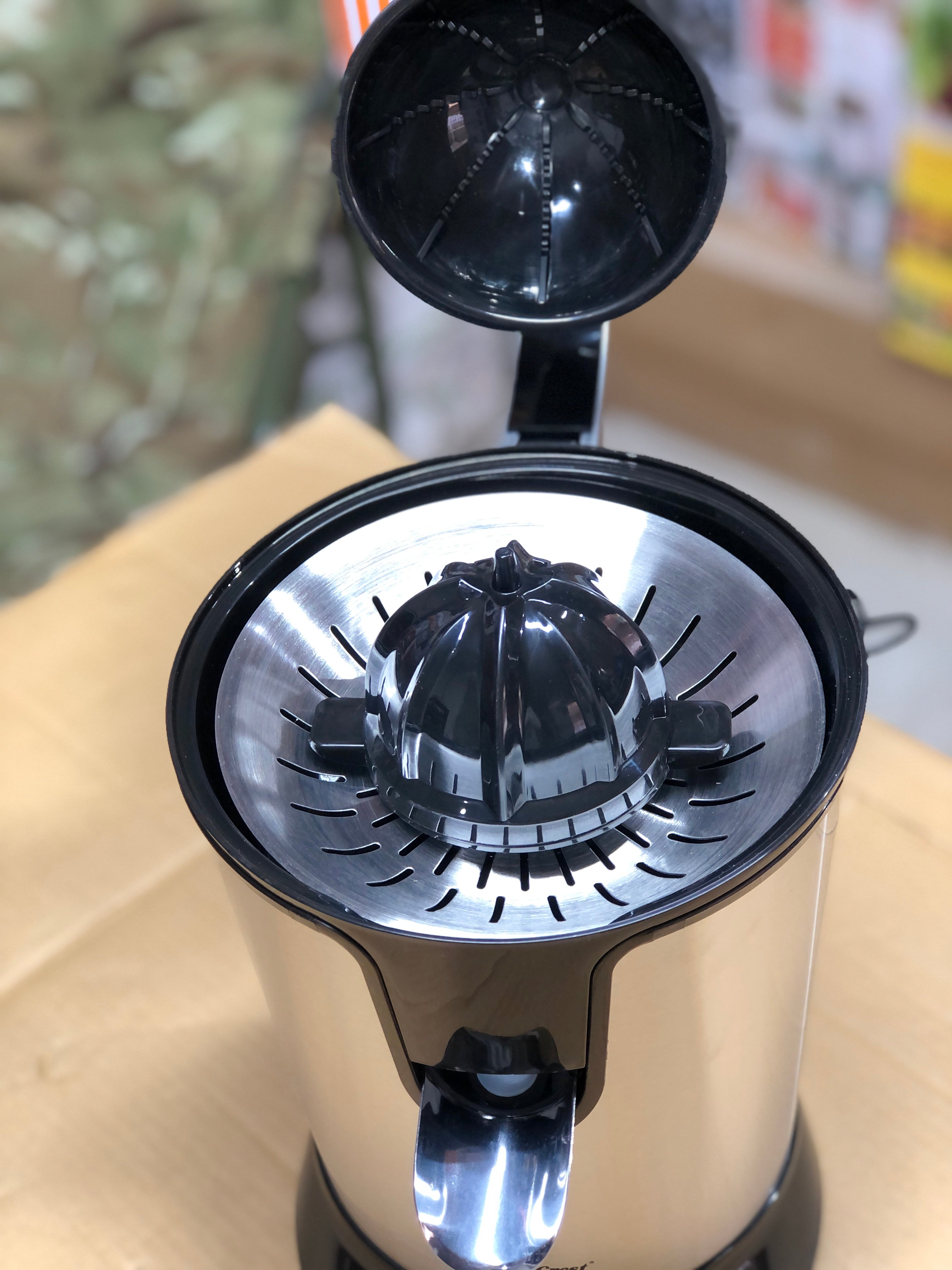 SUPER CREST Citrus Juicer 8061