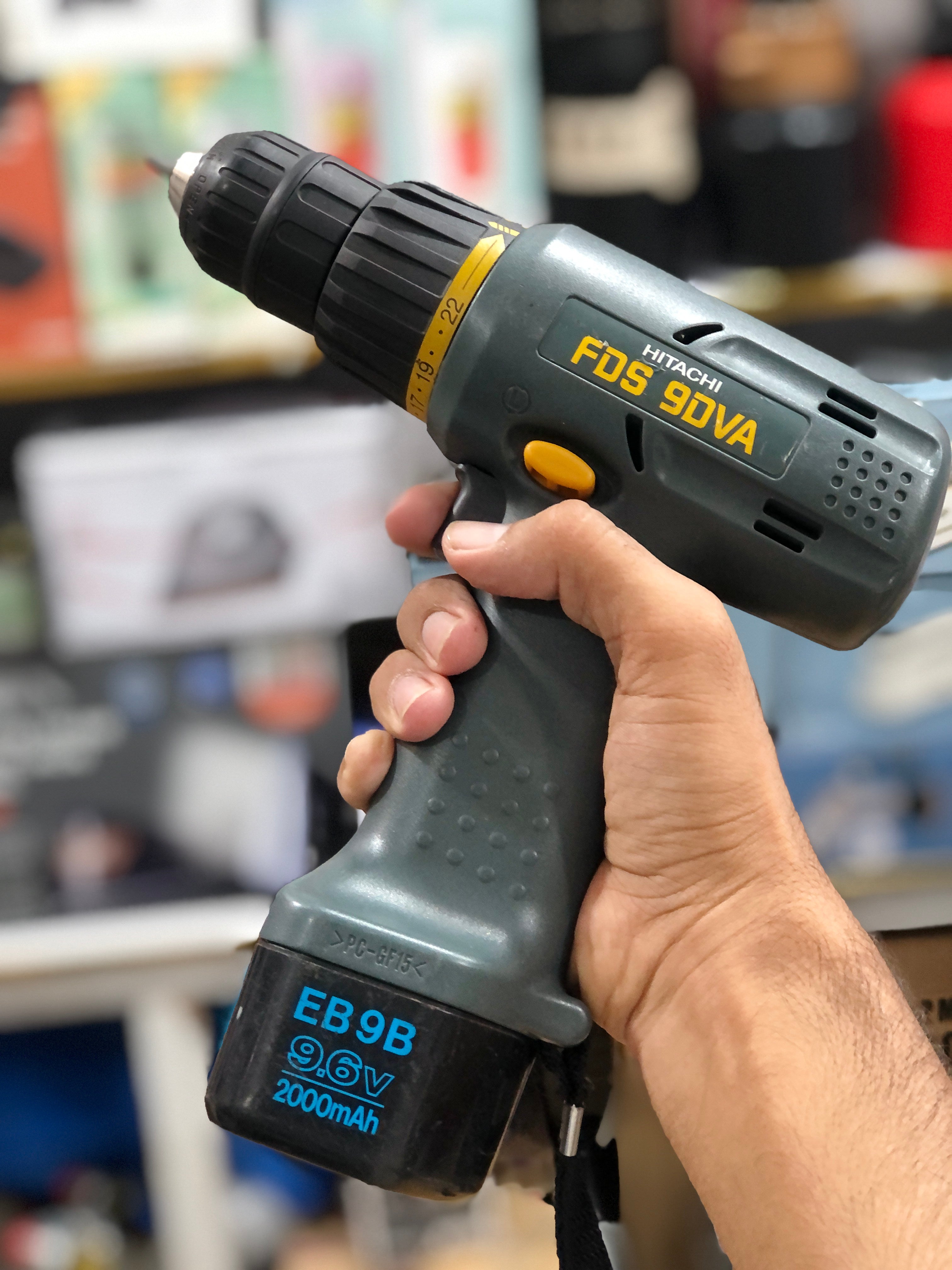 HITACHI CORDLESS DRIVE DRILL 9.6V
