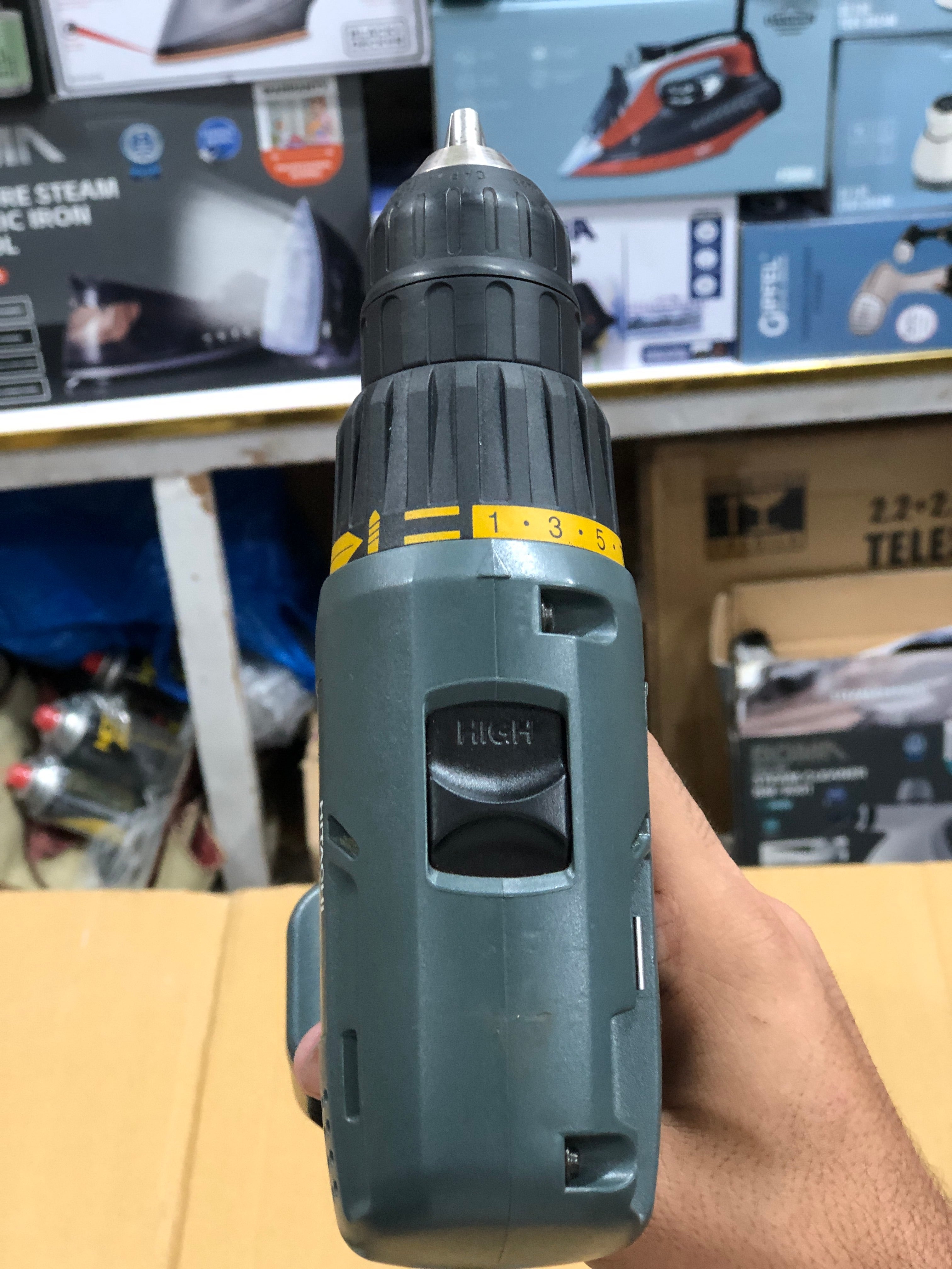 HITACHI CORDLESS DRIVE DRILL 9.6V