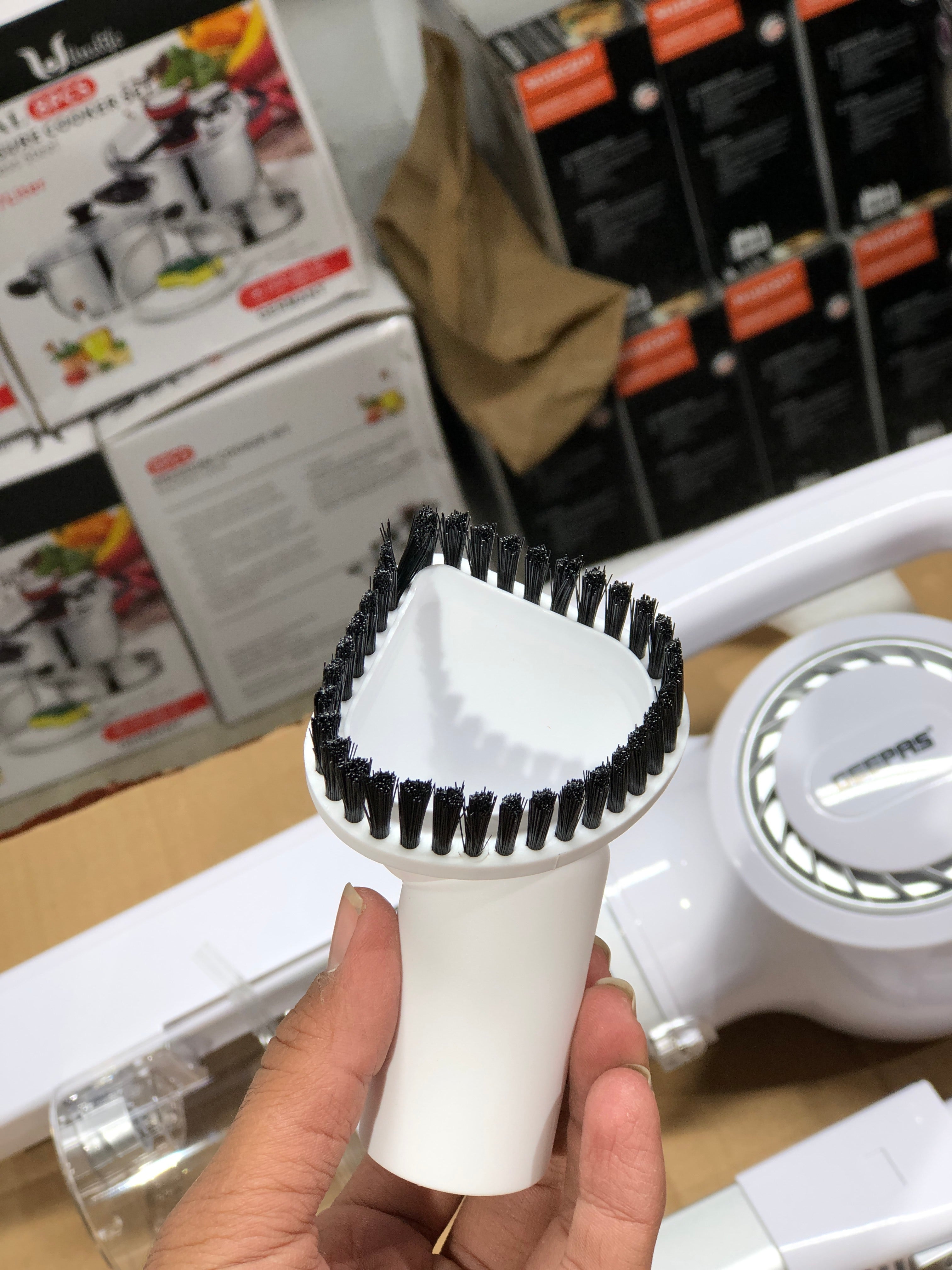 Geepas 2-in-1 Cordless Low-Noise Lightweight Stick Vacuum Cleaner GVC2596N