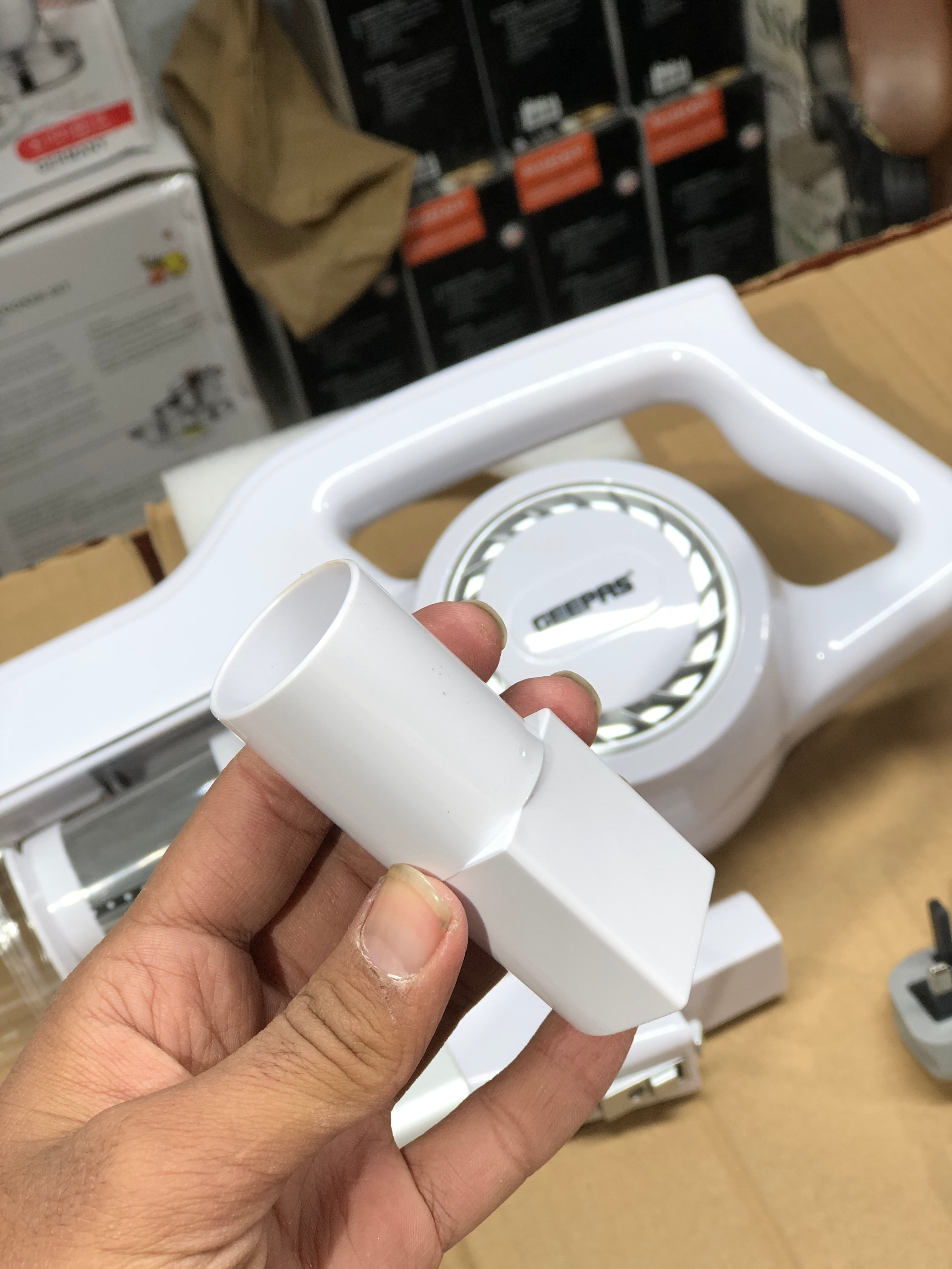 Geepas 2-in-1 Cordless Low-Noise Lightweight Stick Vacuum Cleaner GVC2596N