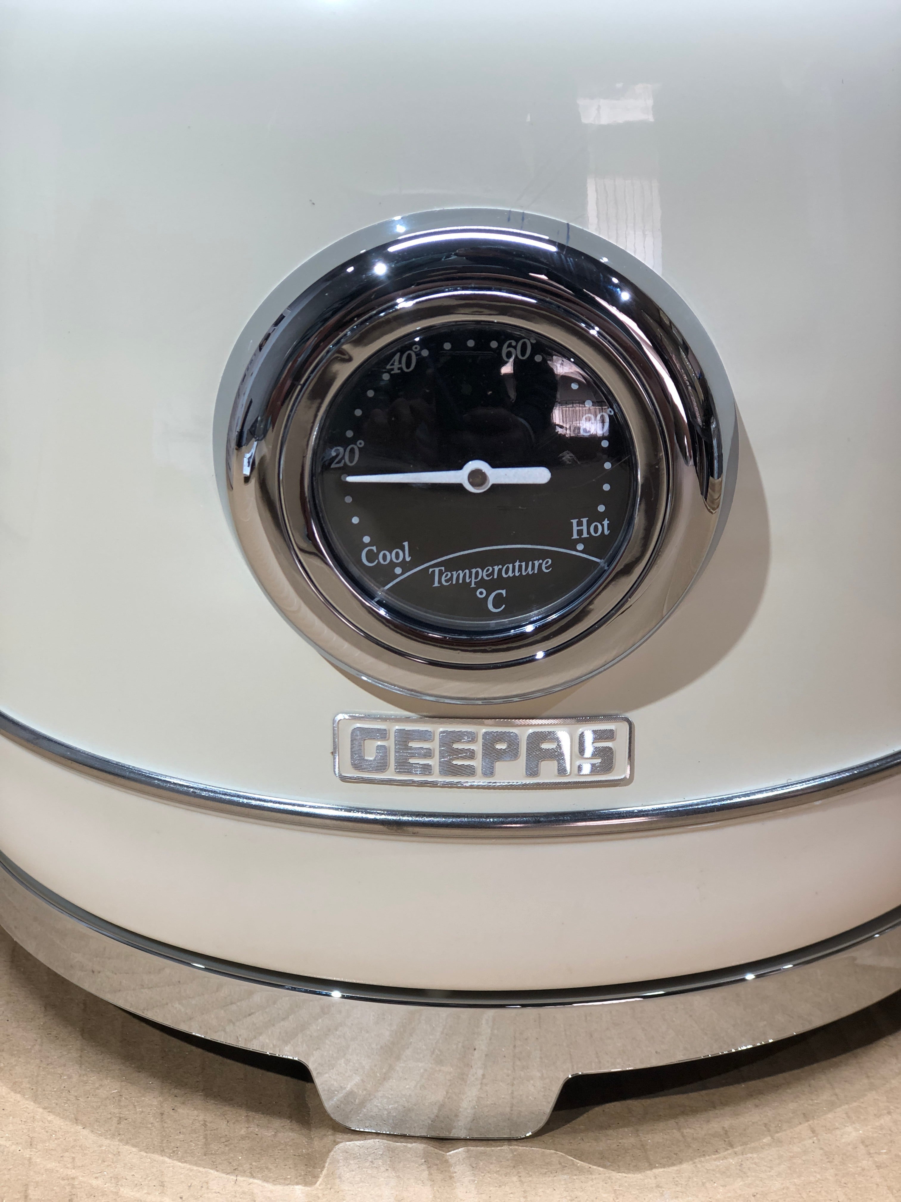 Geepas Retrovive 1.8L Stainless Steel Kettle 38074