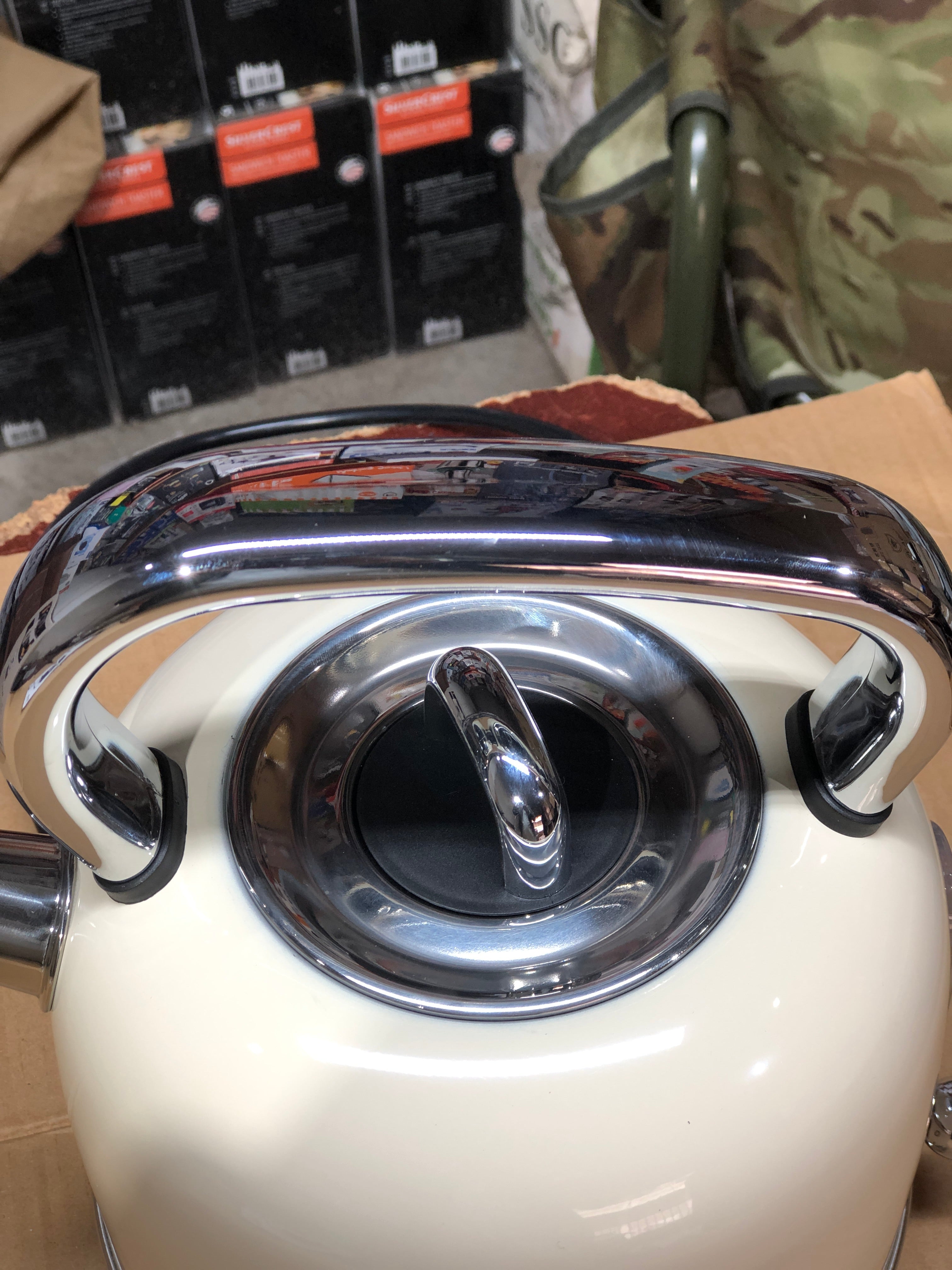 Geepas Retrovive 1.8L Stainless Steel Kettle 38074