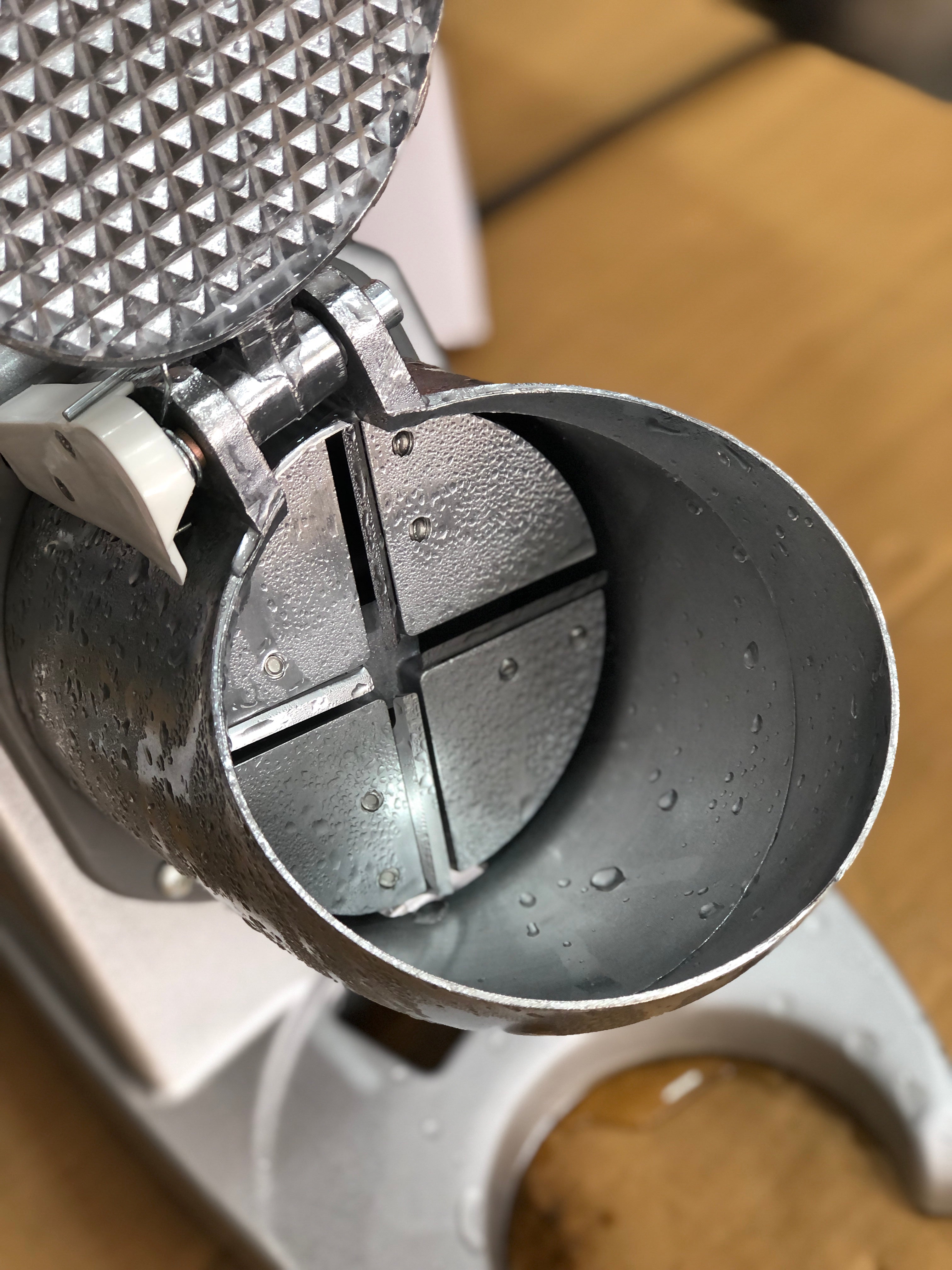 Geepas Ice Crusher Machine GIC63125