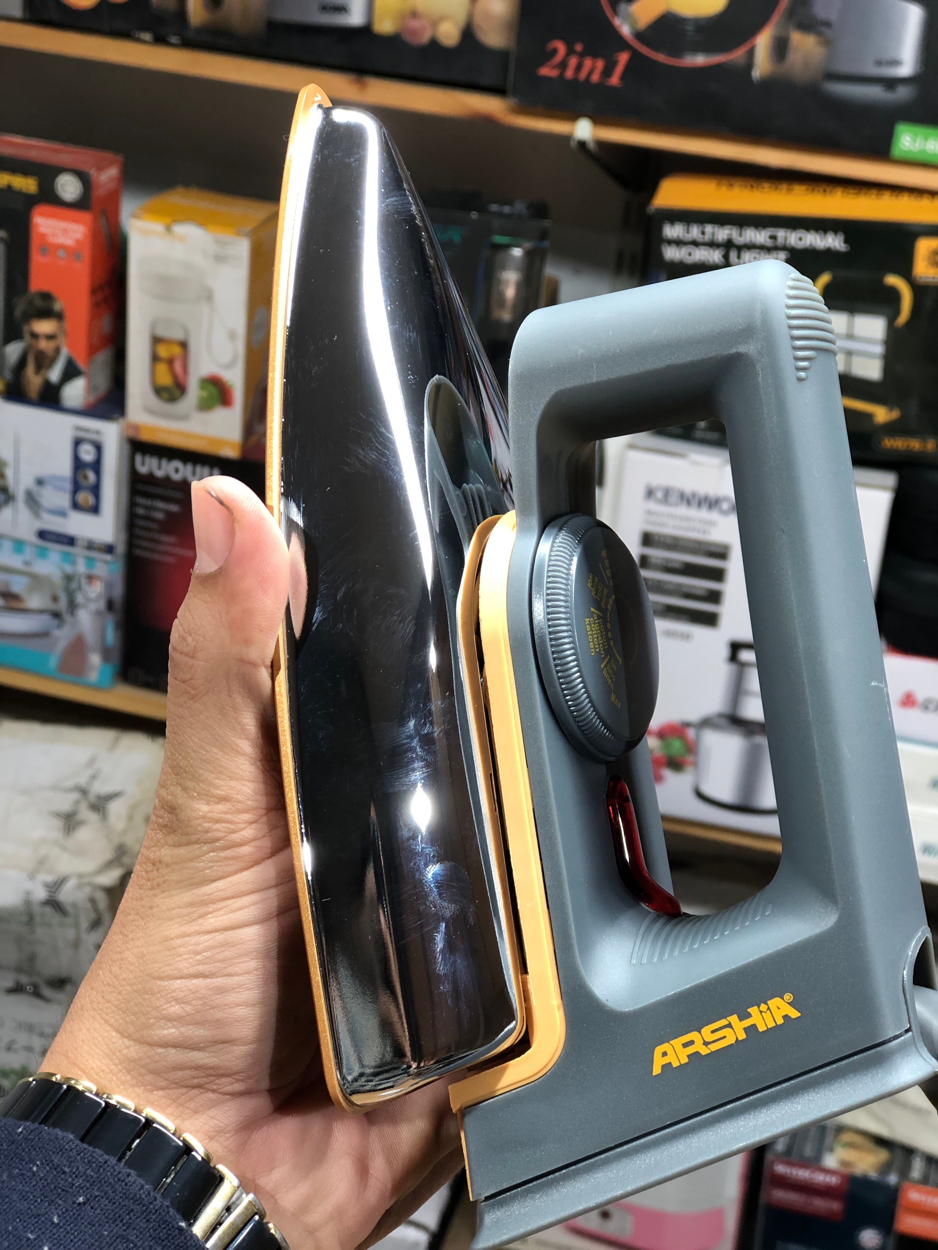 Arshia Light Weight Dry Iron