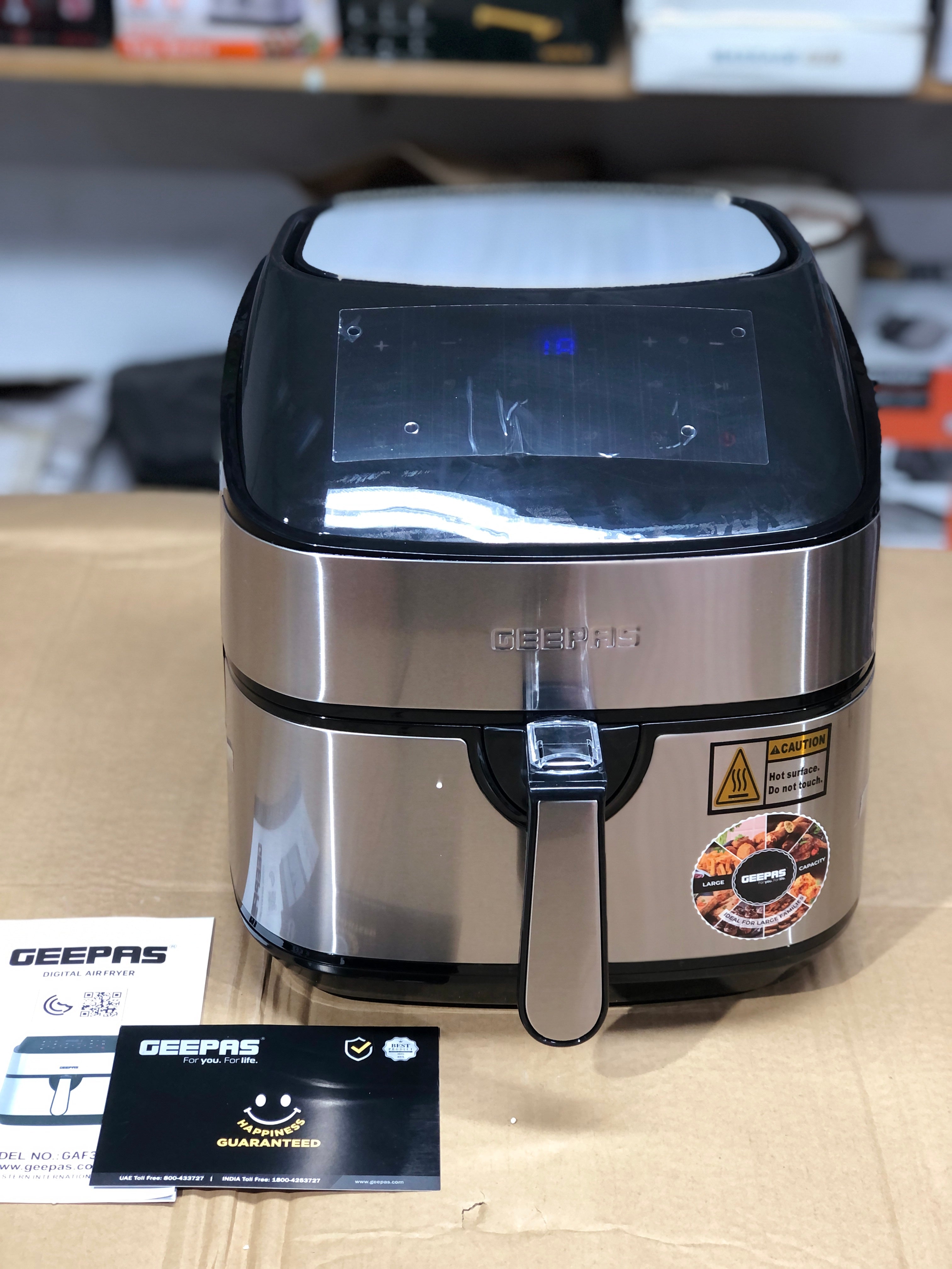Geepas Digital 7.5L Air Fryer GAF37530