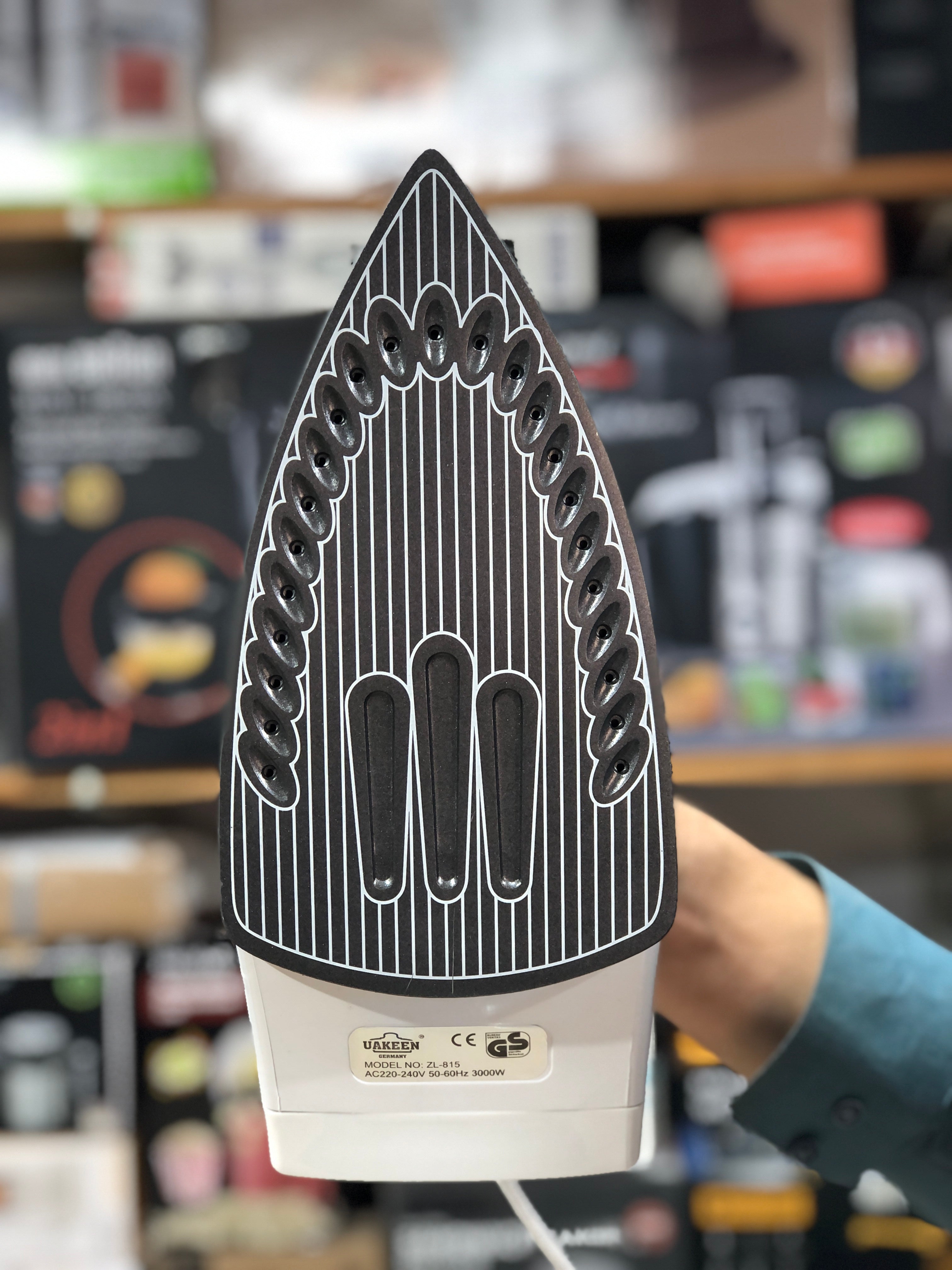 UAKEEN Electric Steam Iron Zl-815