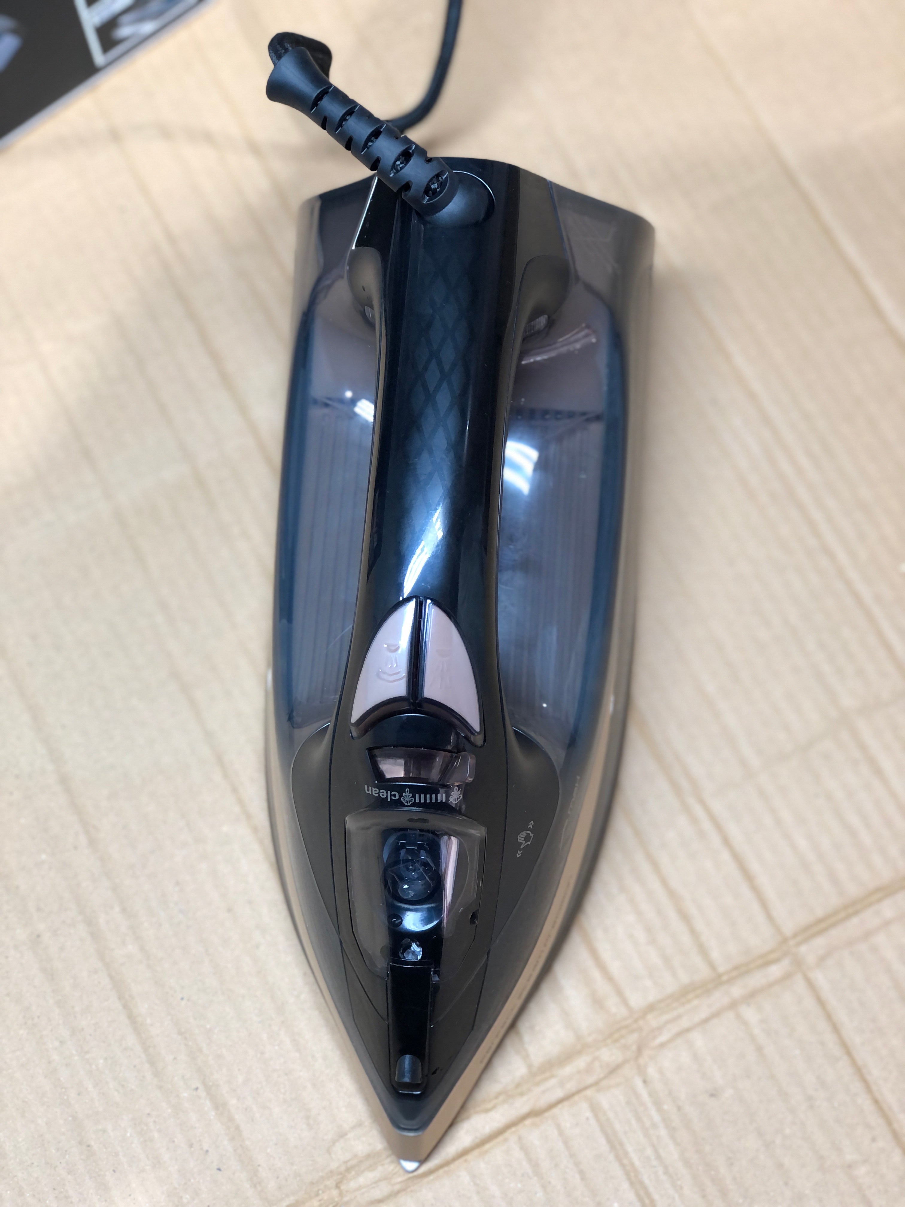 Super Crest Steam iron SCT-1004