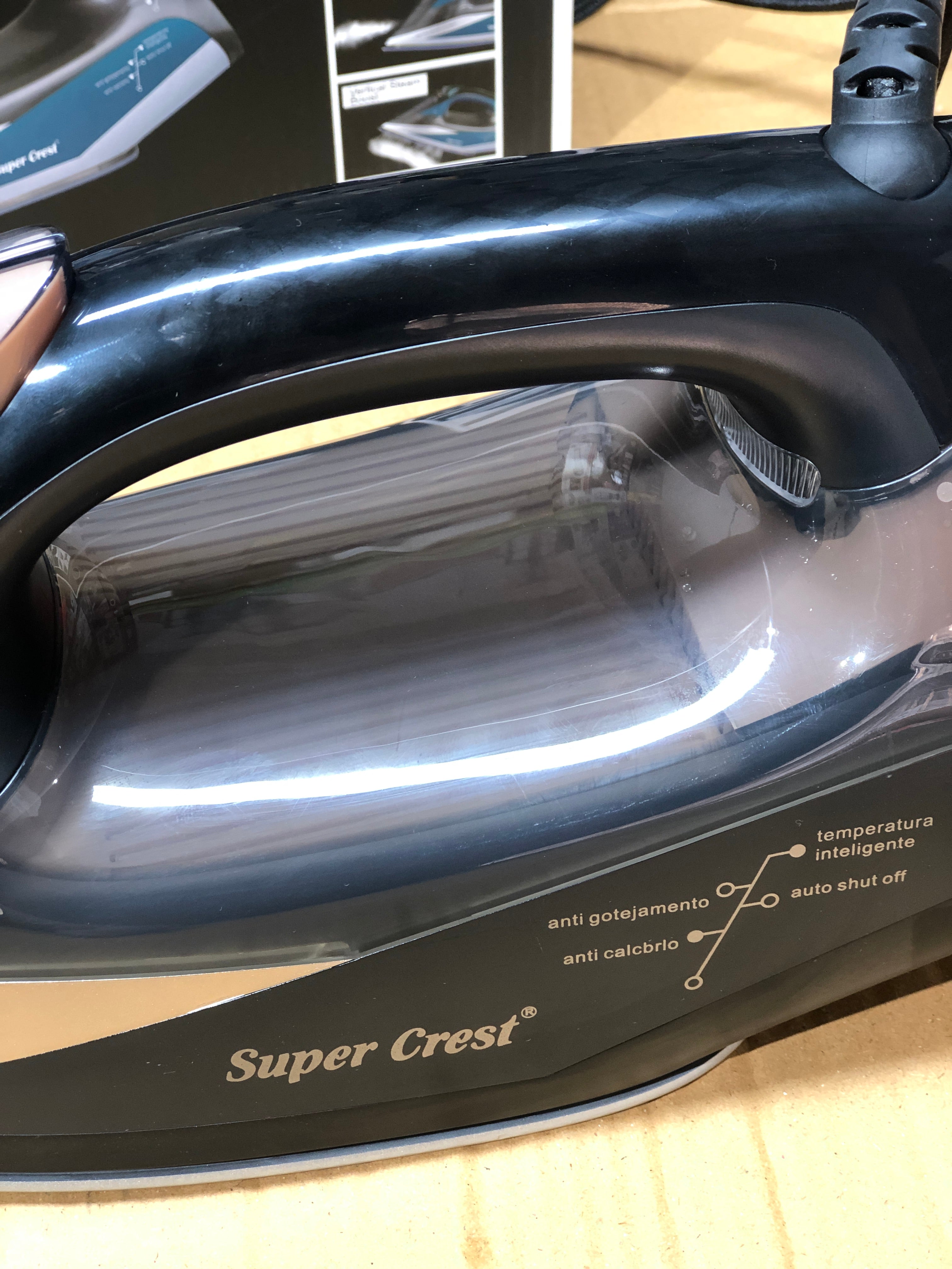 Super Crest Steam iron SCT-1004