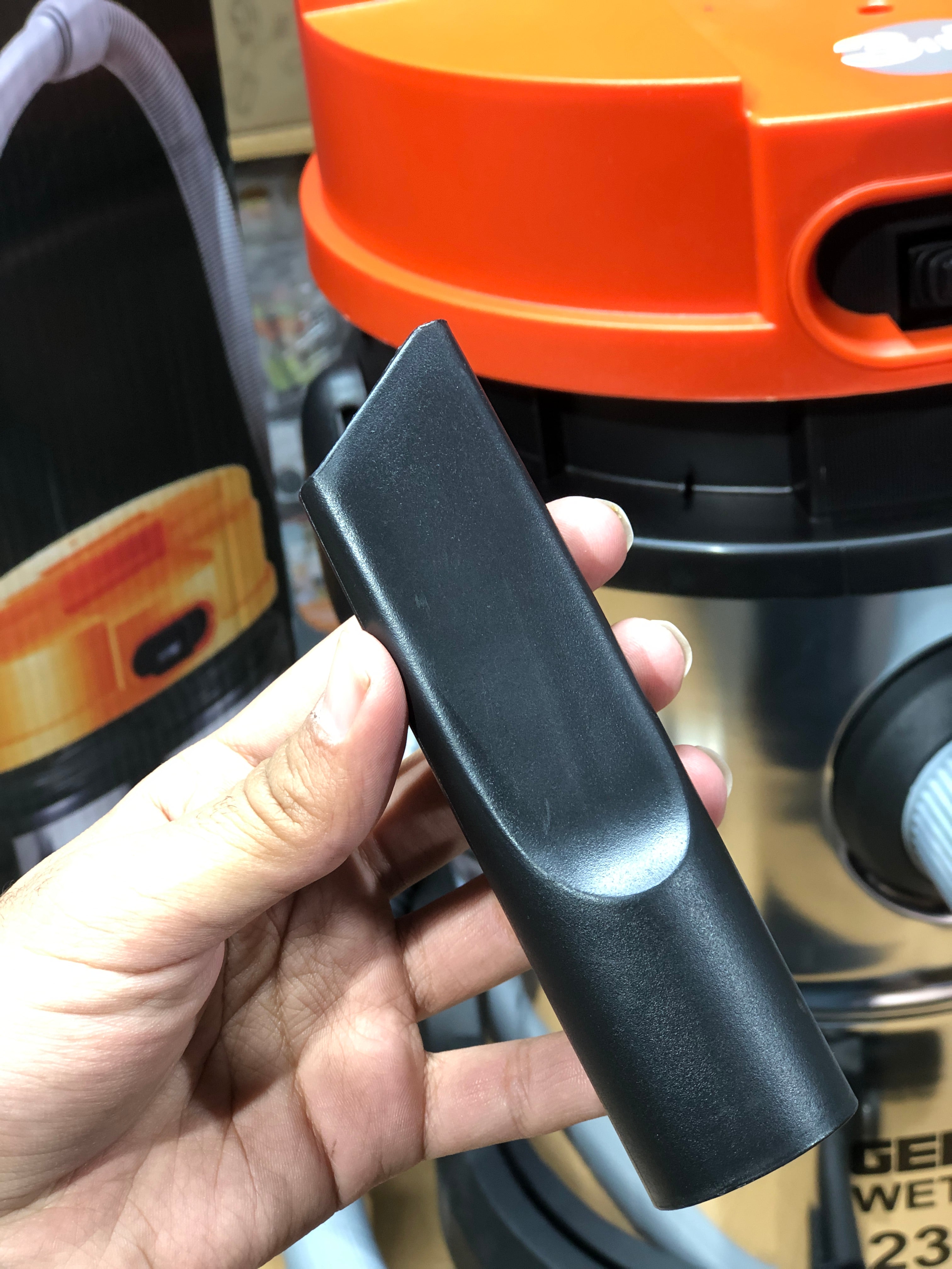 Geepas 25L Wet & Dry Vacuum Cleaner & Blower GVC 19011