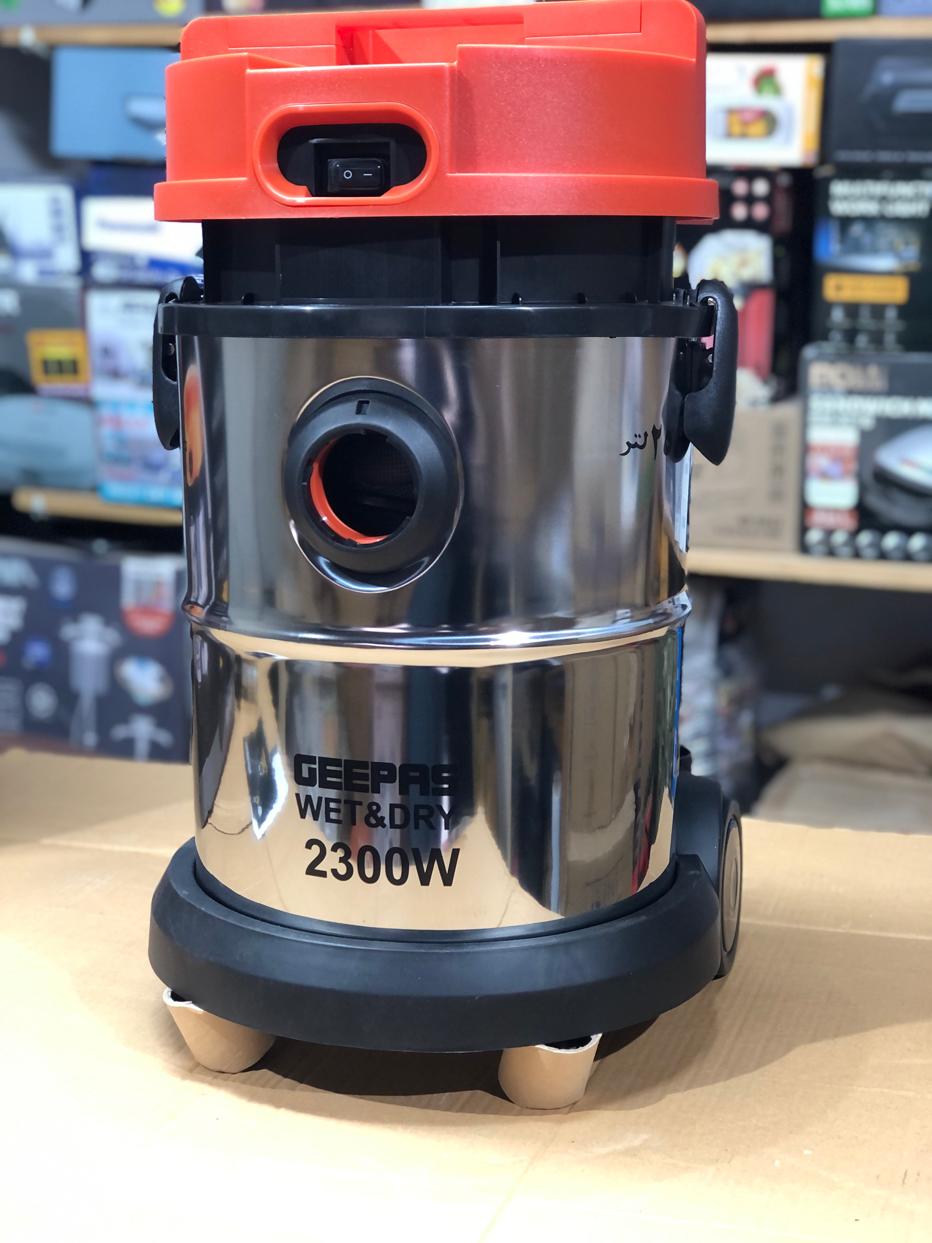 Geepas 25L Wet & Dry Vacuum Cleaner & Blower GVC 19011