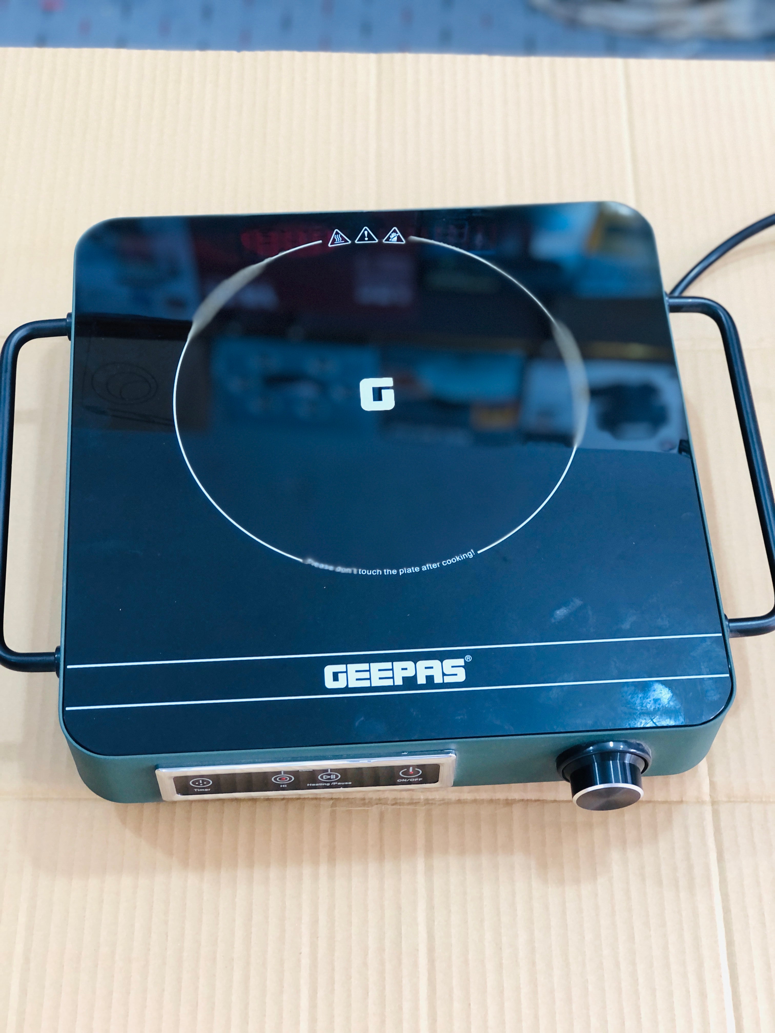 Geepas Digital Infrared Universal Hot Plate 6925