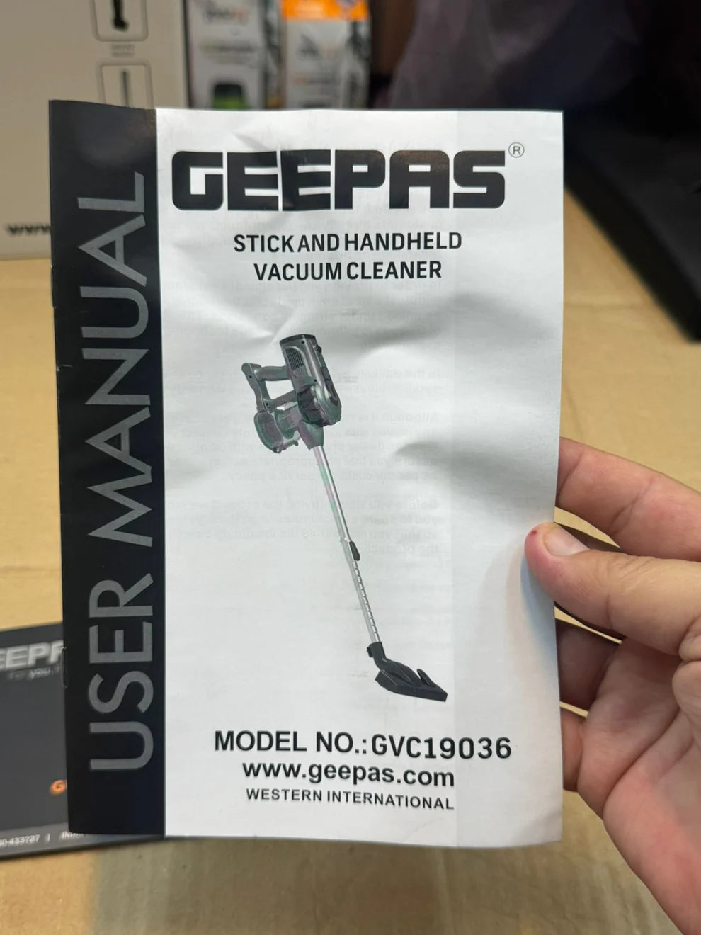 Geepas 0.5L Electric Vacuum Cleaner