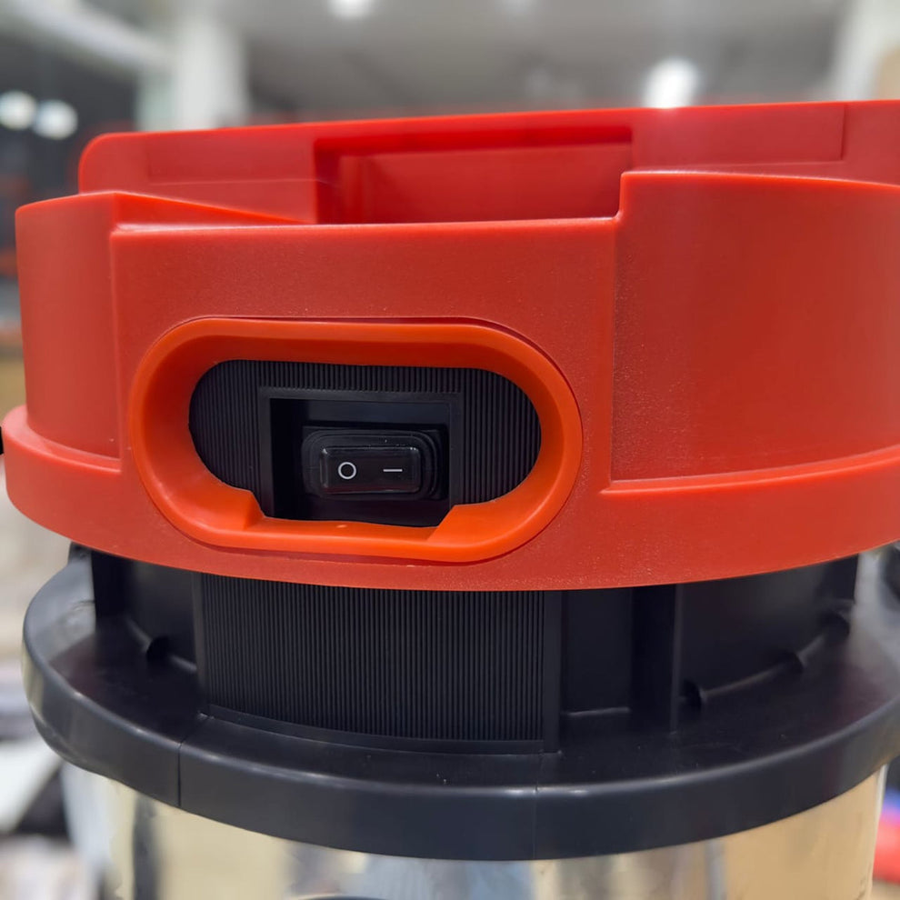 Geepas 25L Wet & Dry Vacuum Cleaner & Blower GVC 19011